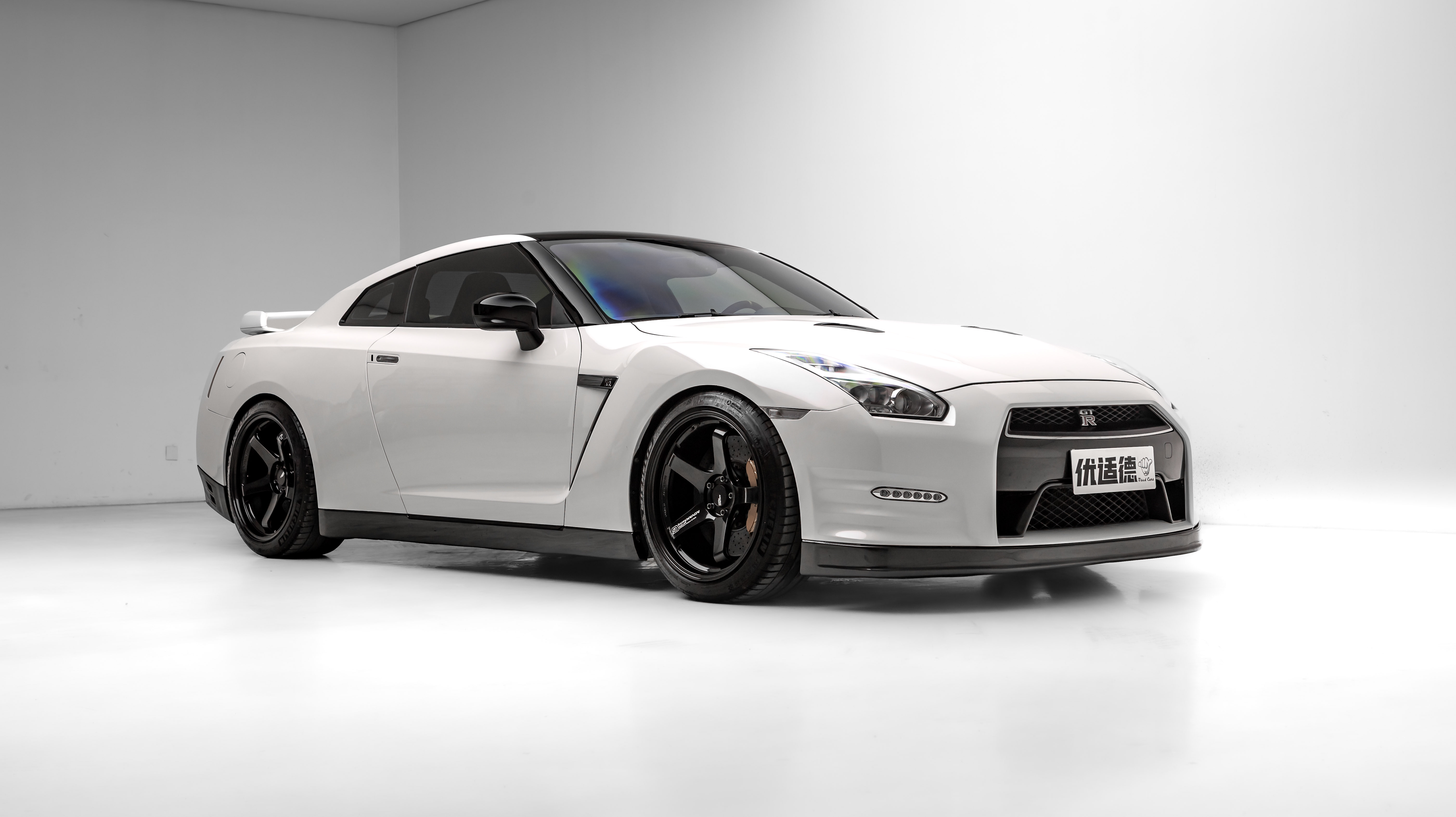 Nissan GT-R 2013 汽车图片 