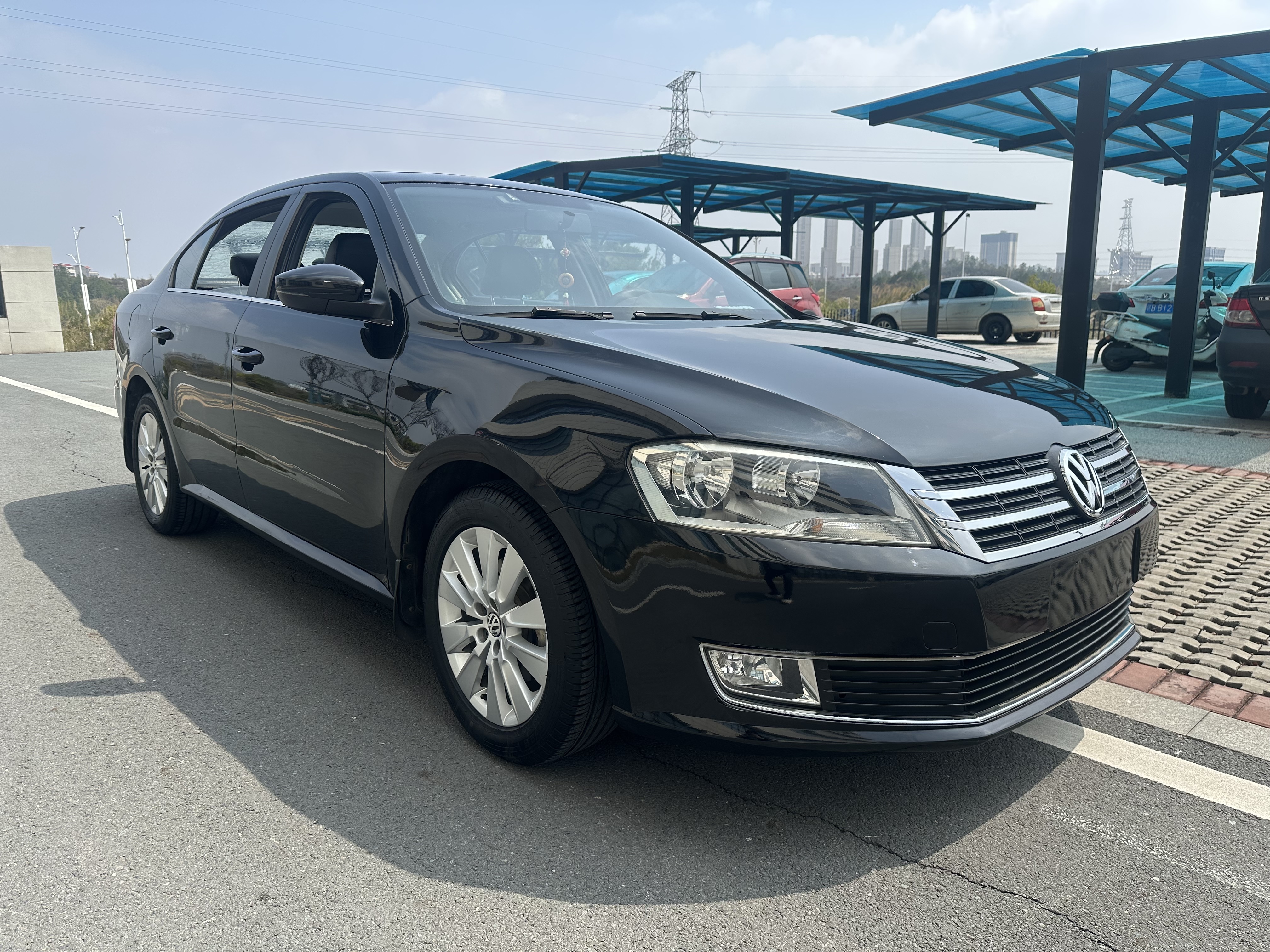 Volkswagen Lavida 2012 car image 