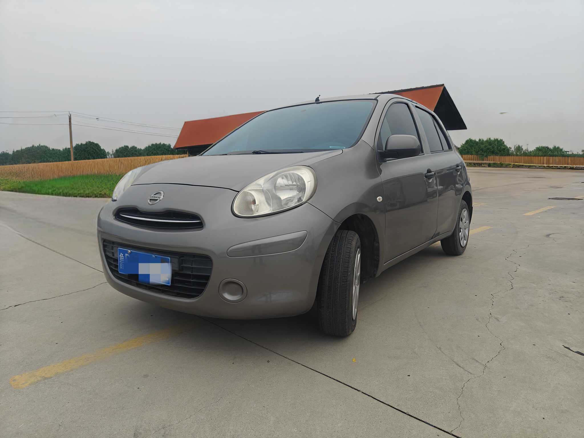 Nissan March 2012 汽车图片 