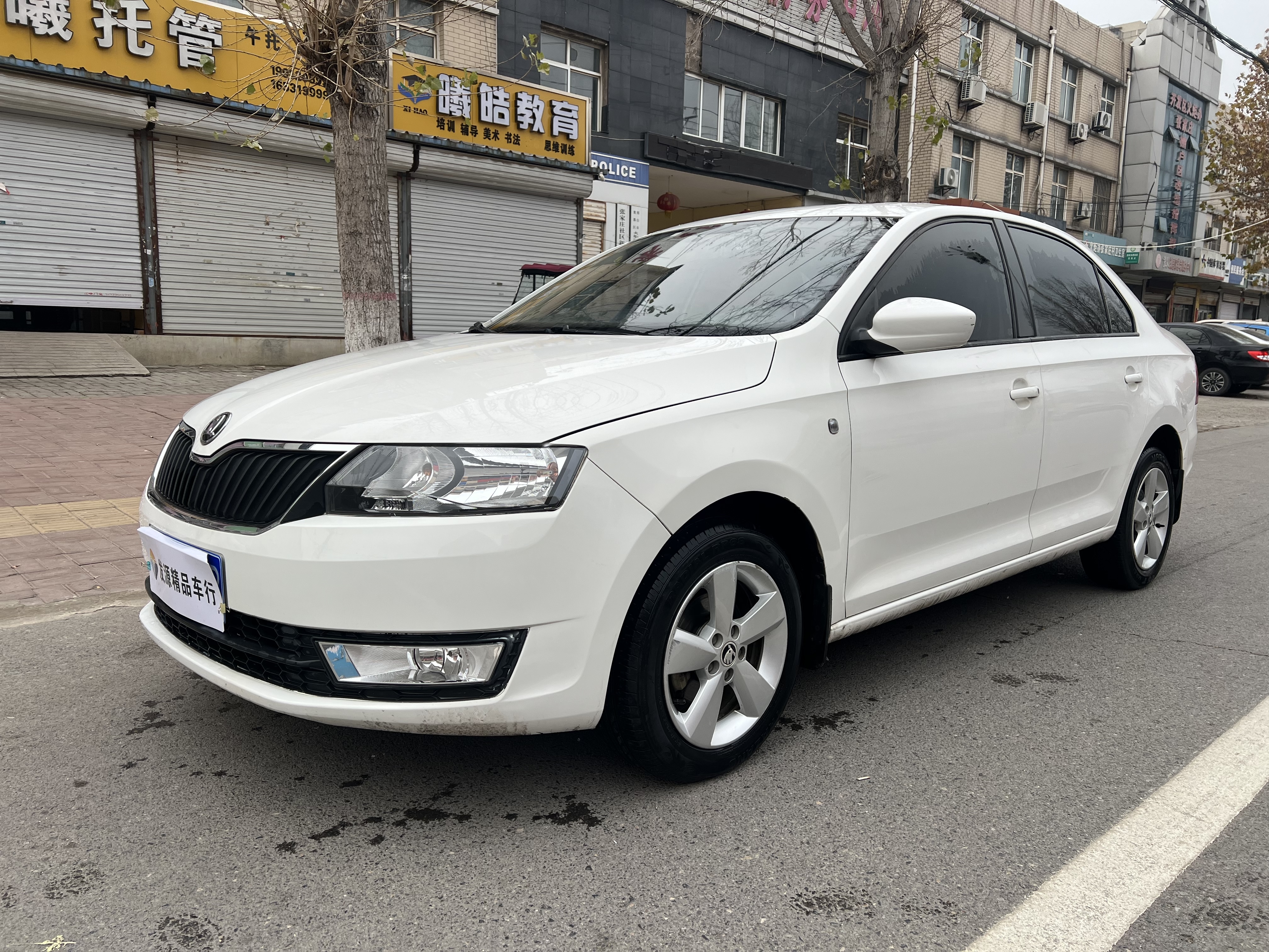 Skoda Rapid 2015 immagine di auto 