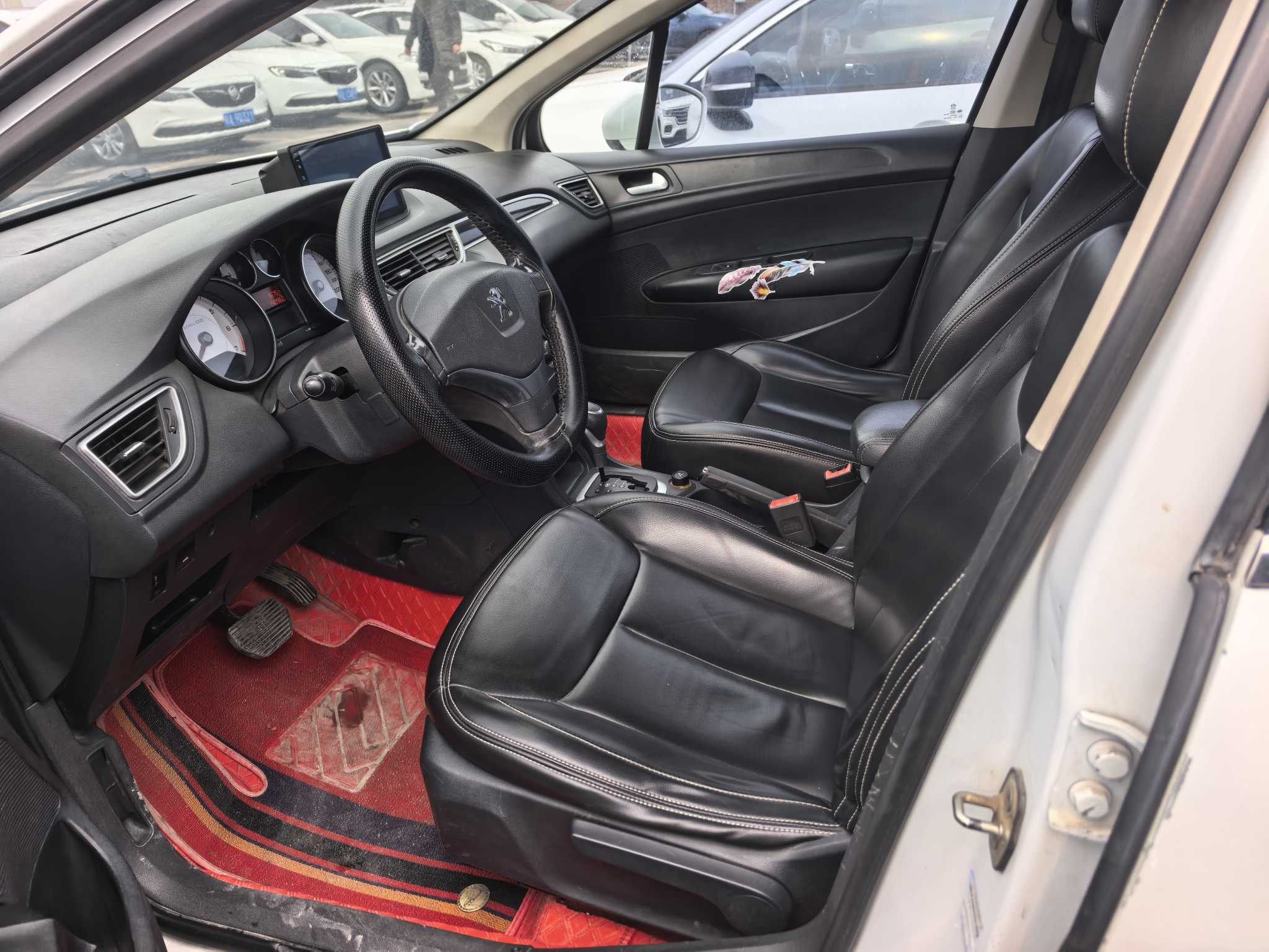 Peugeot 308 2015 car image 