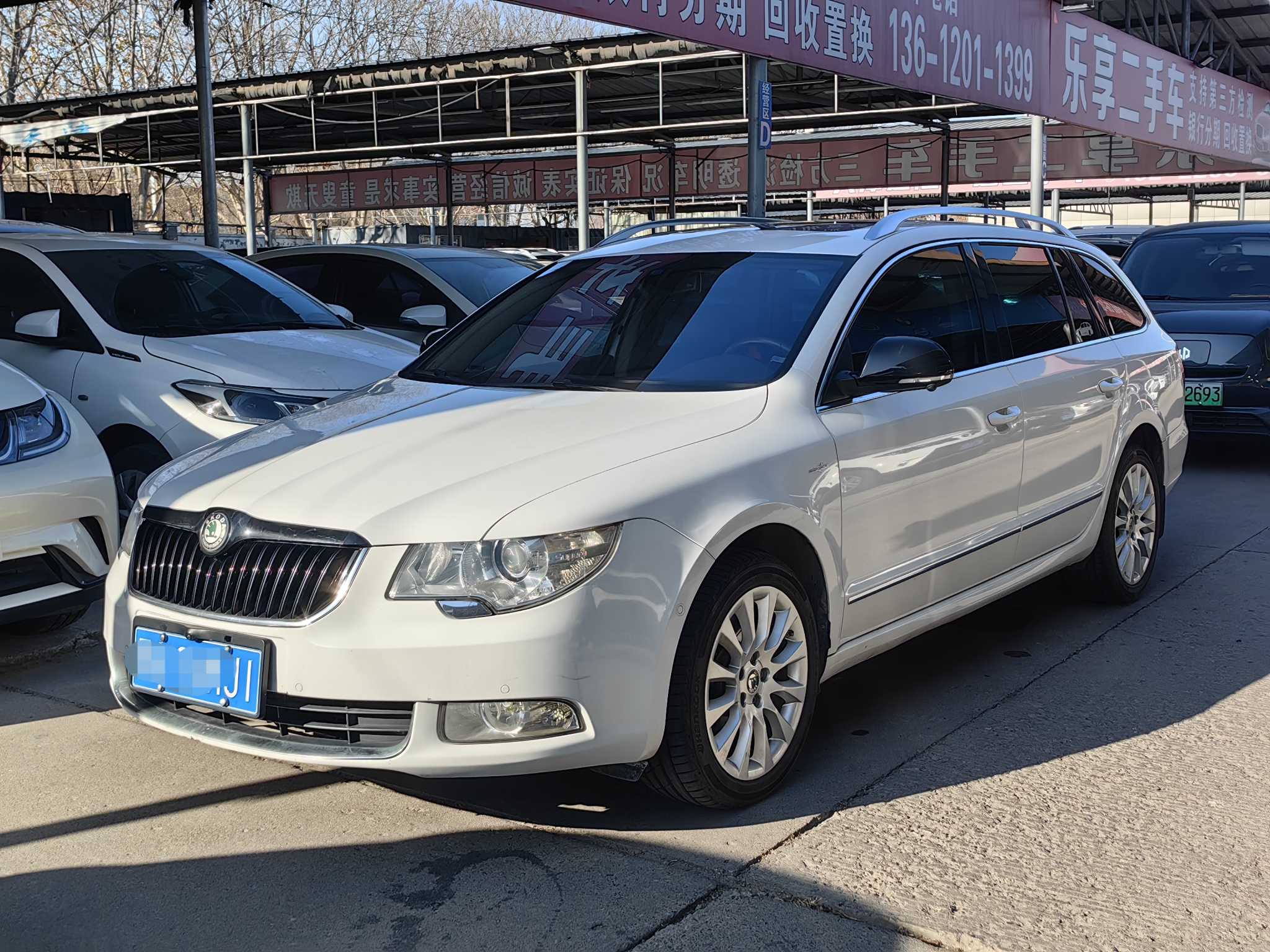 Skoda Superb Combi 2014 صورة سيارة 
