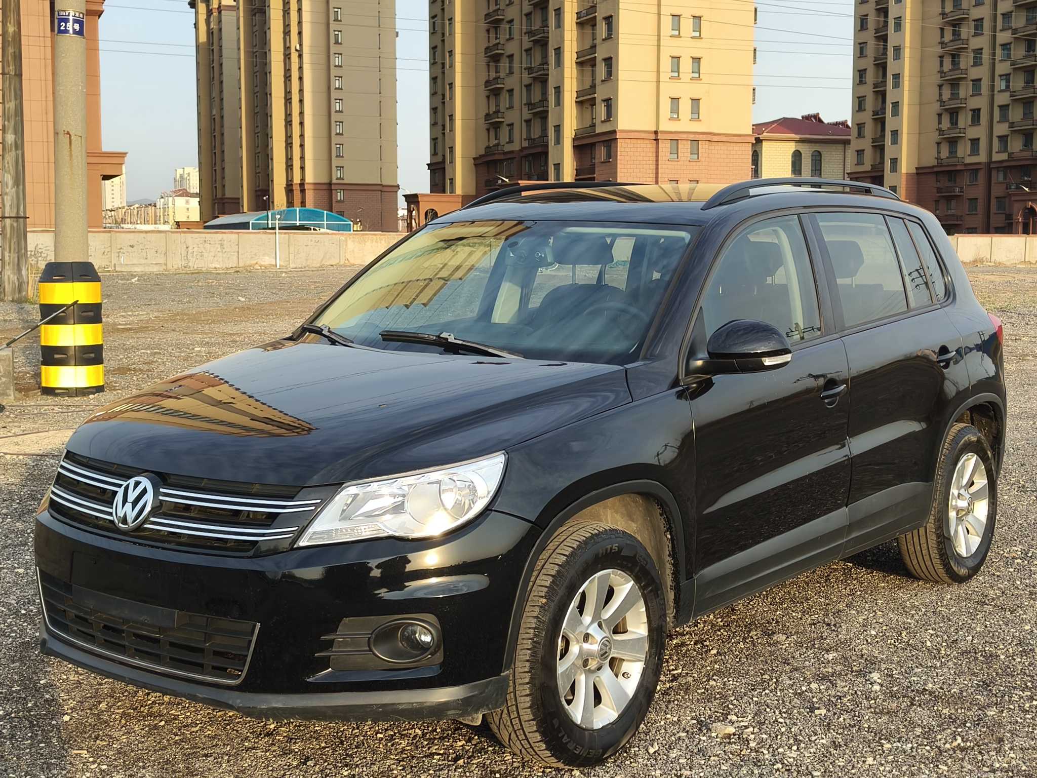 Volkswagen Tiguan 2011 Volkswagen Tiguan 2011 car image