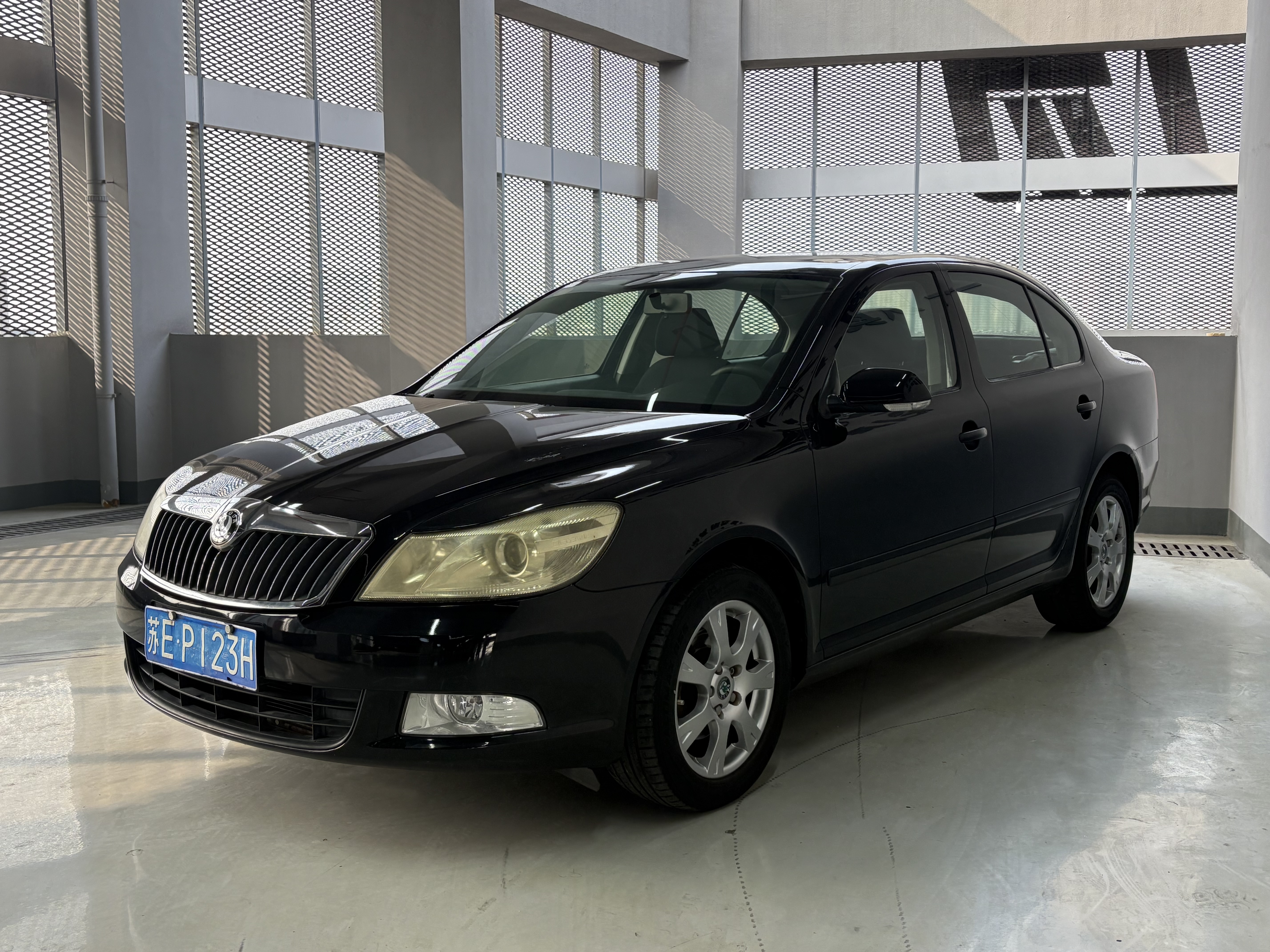 Skoda Octavia 2011 Skoda Octavia 2011 car image