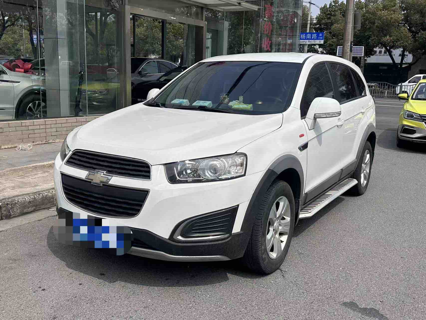 Chevrolet Captiva 2017 car image 