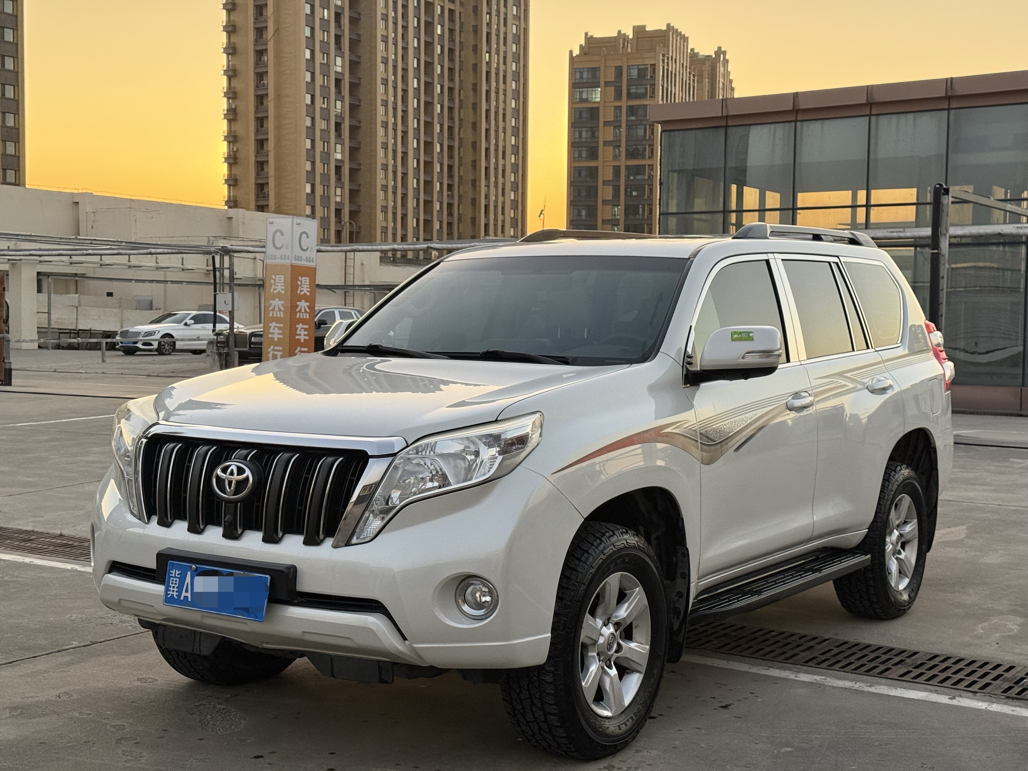 丰田 普拉多 2015 汽车图片 