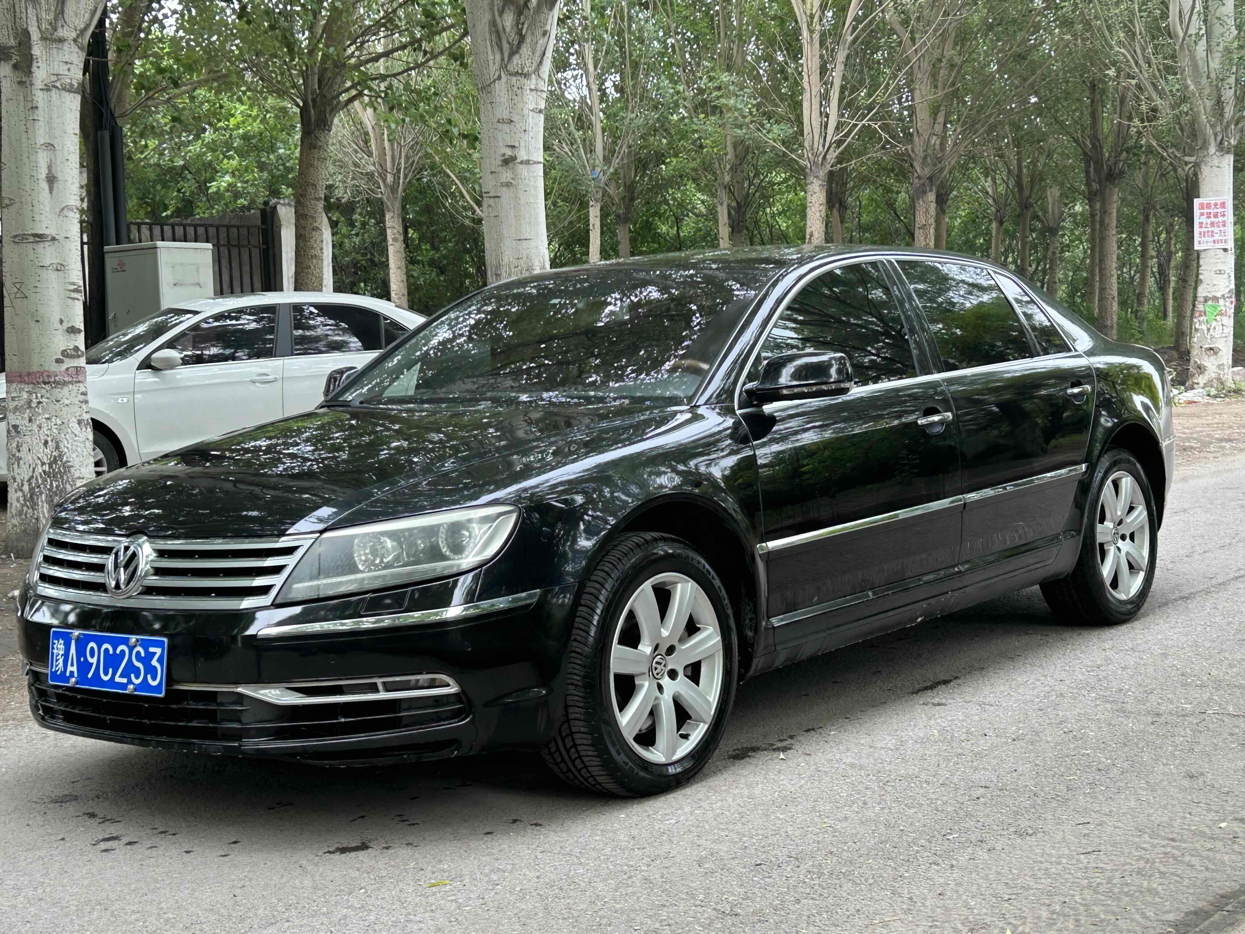 Volkswagen Pheaton 2011 Volkswagen Pheaton 2011 immagine di auto