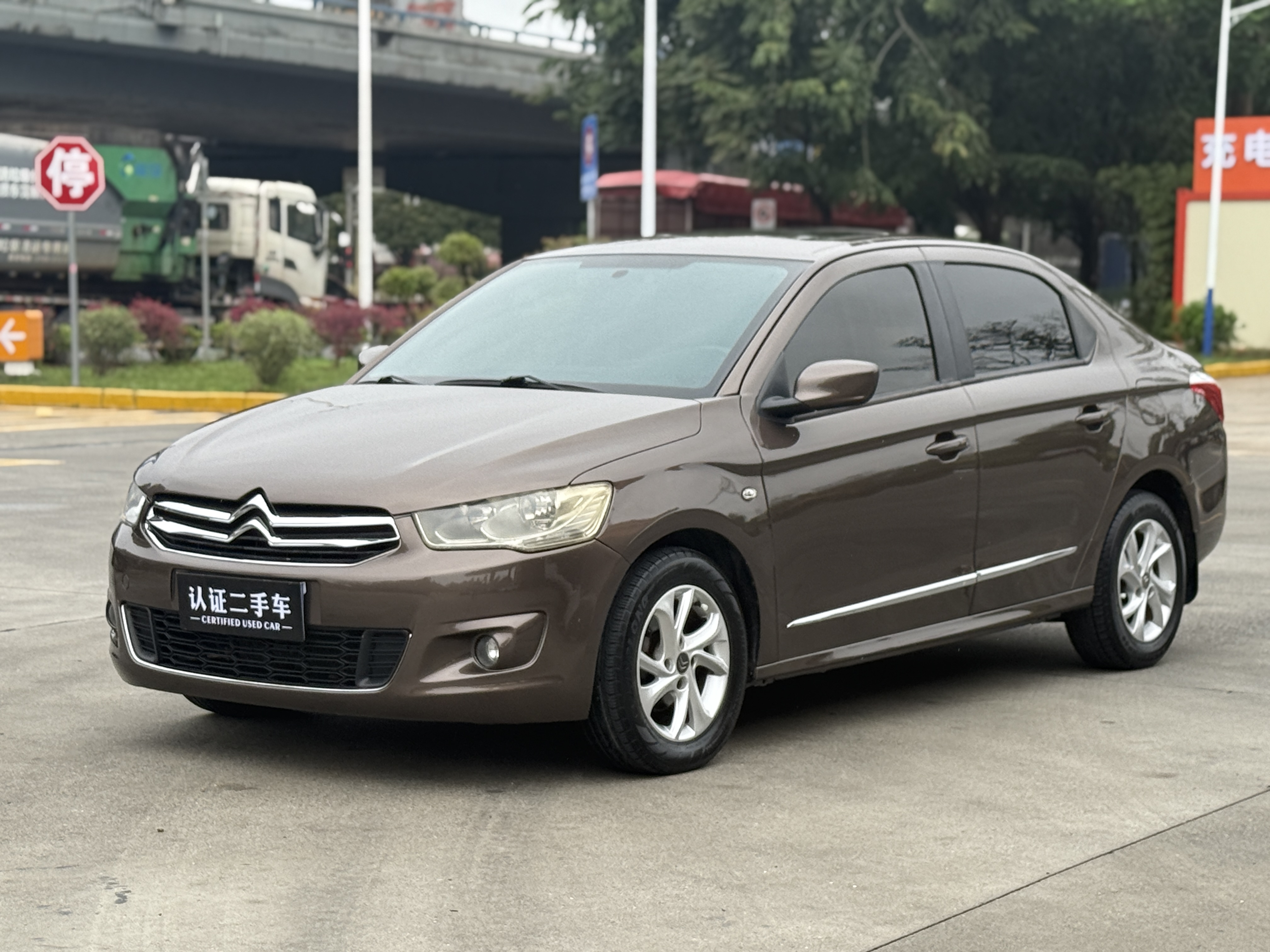 Citroen C-Elysée 2015 imagem de carro 