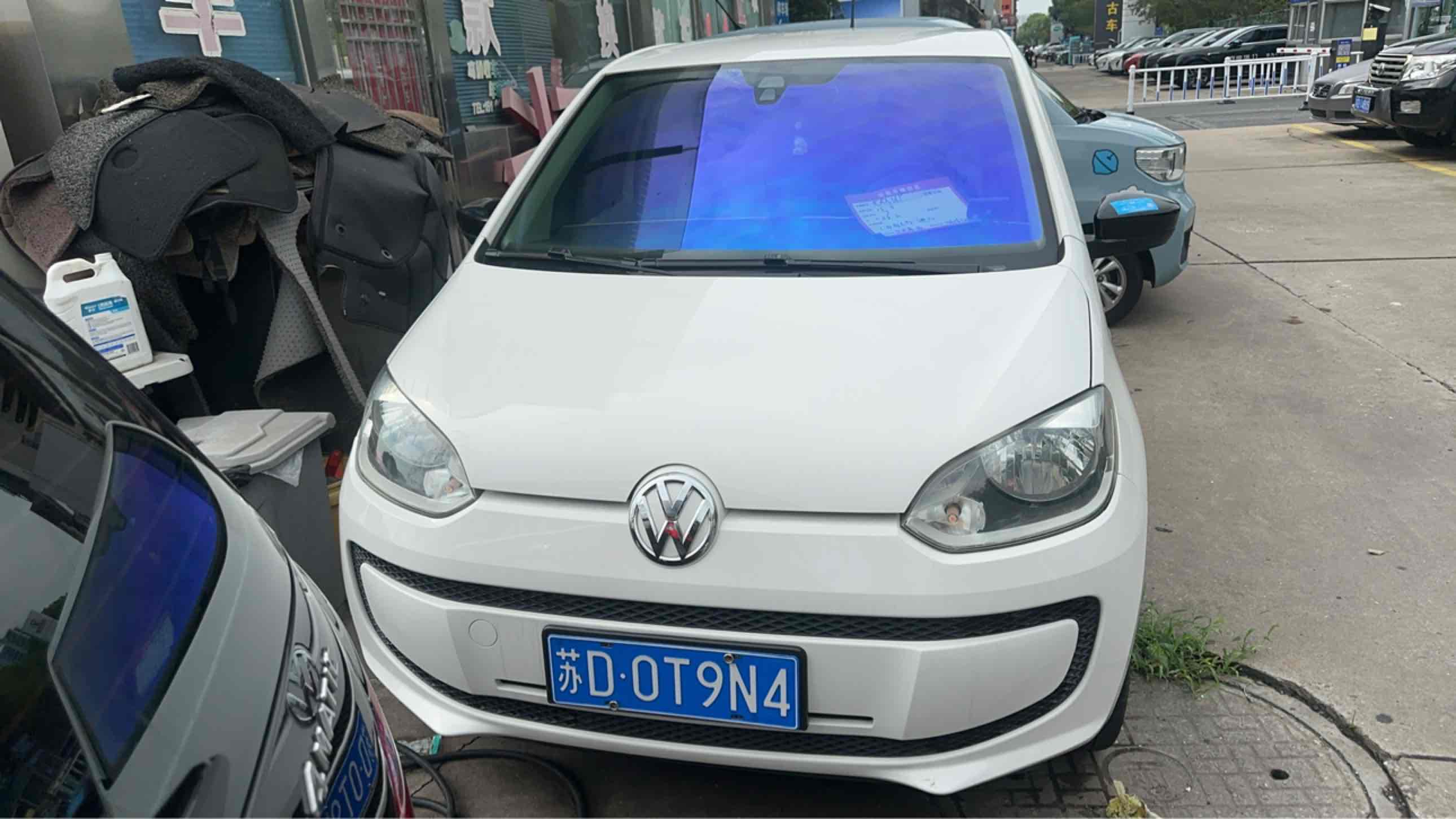 Volkswagen up! 2015 Volkswagen up! 2015 immagine di auto