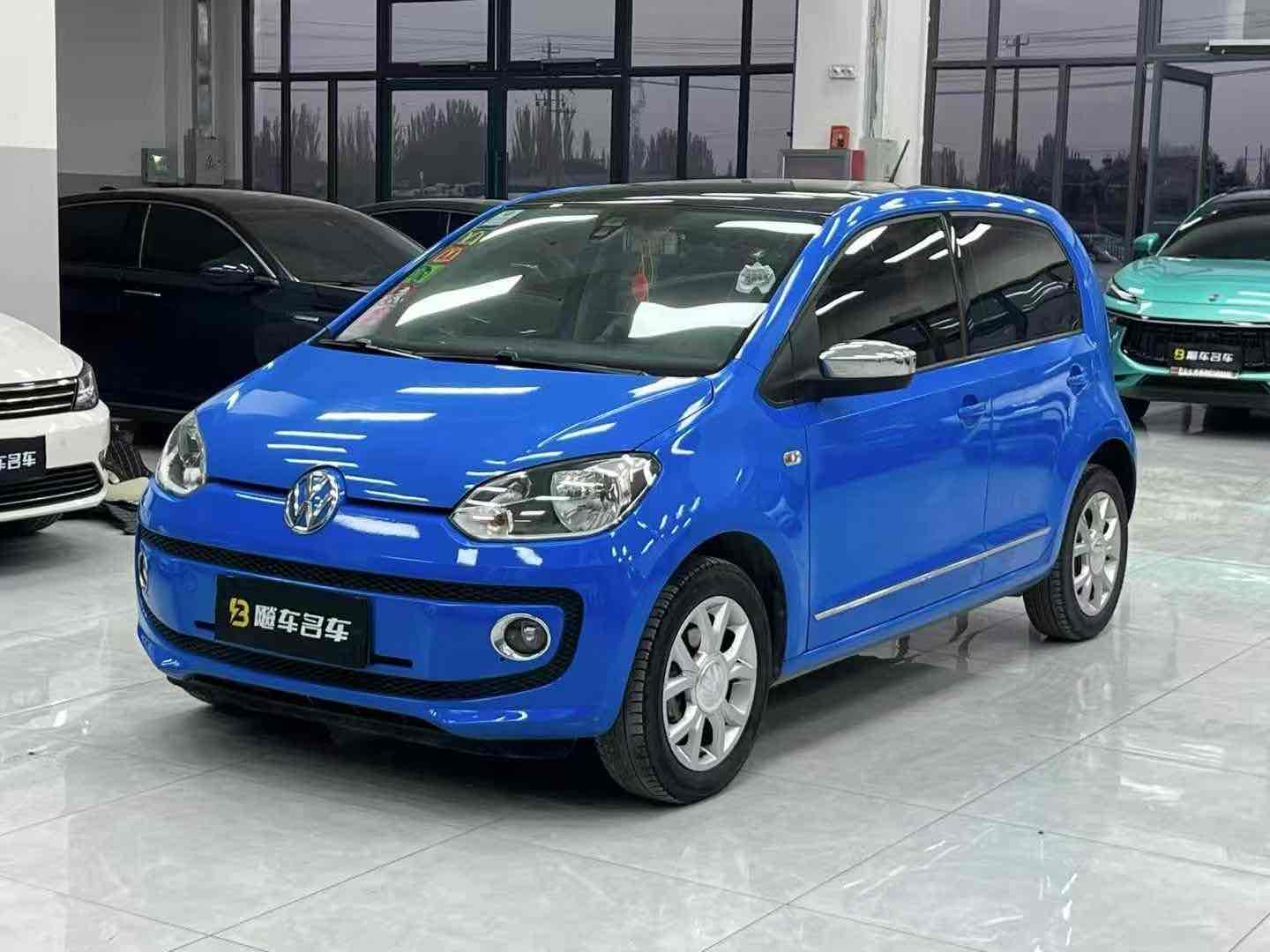 Volkswagen up! 2015 Volkswagen up! 2015 immagine di auto