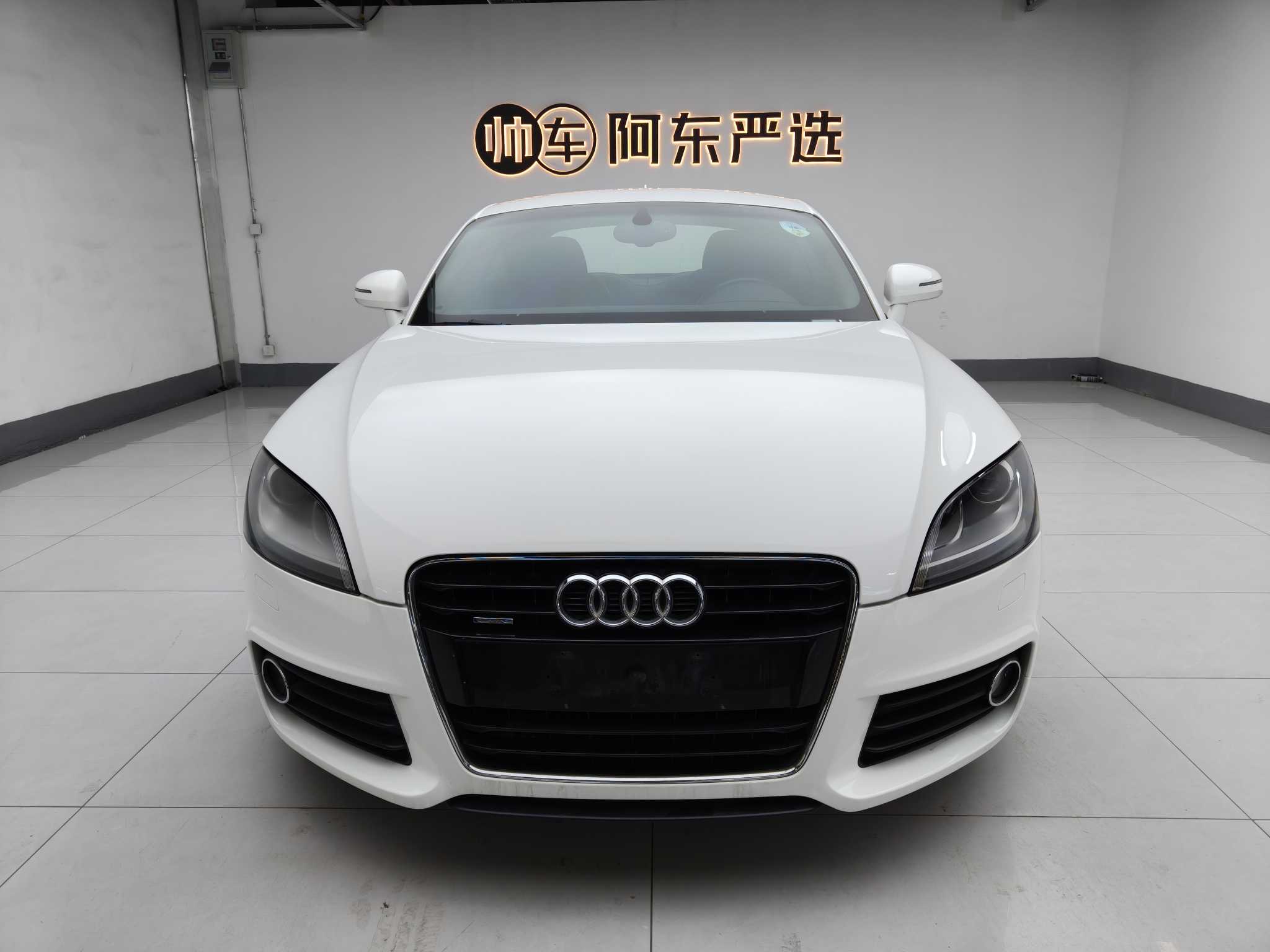 Audi TT 2013 Audi TT 2013 car image