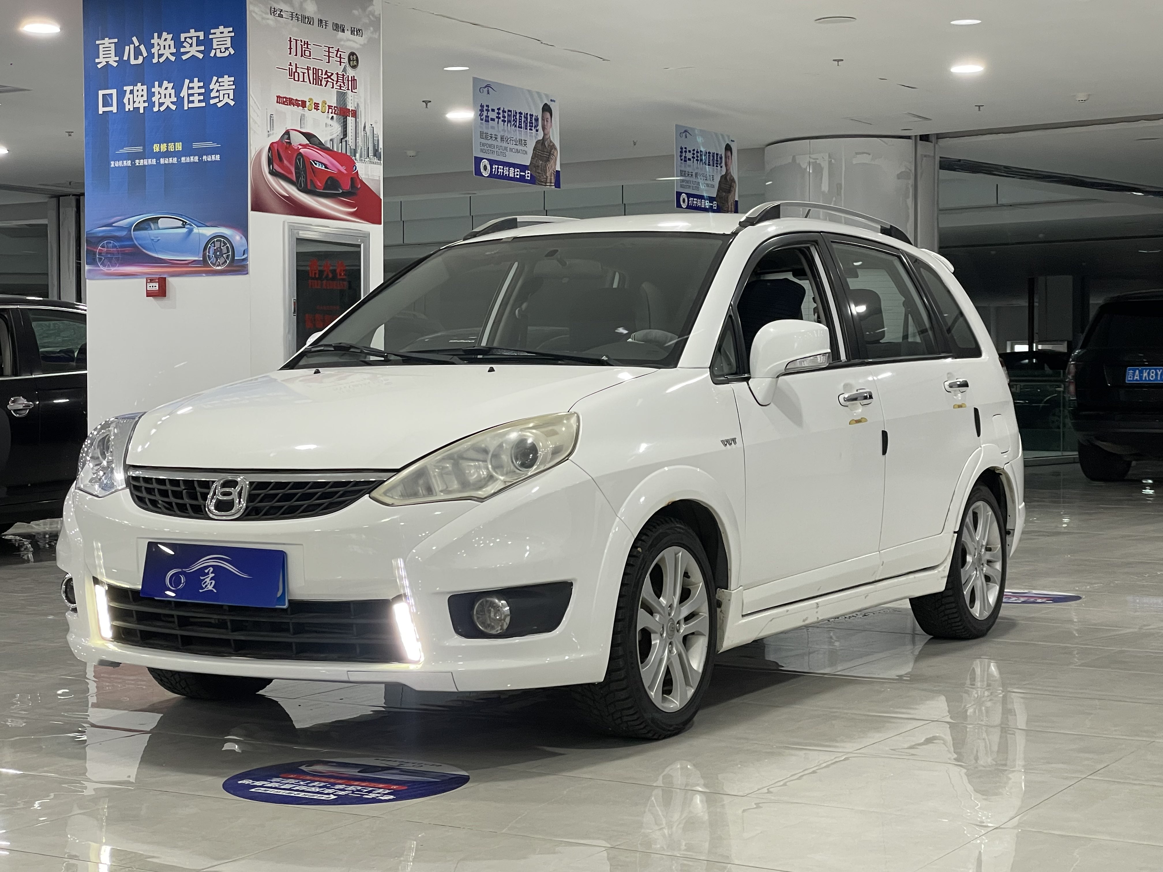 Suzuki Liana A6 2015 immagine di auto 