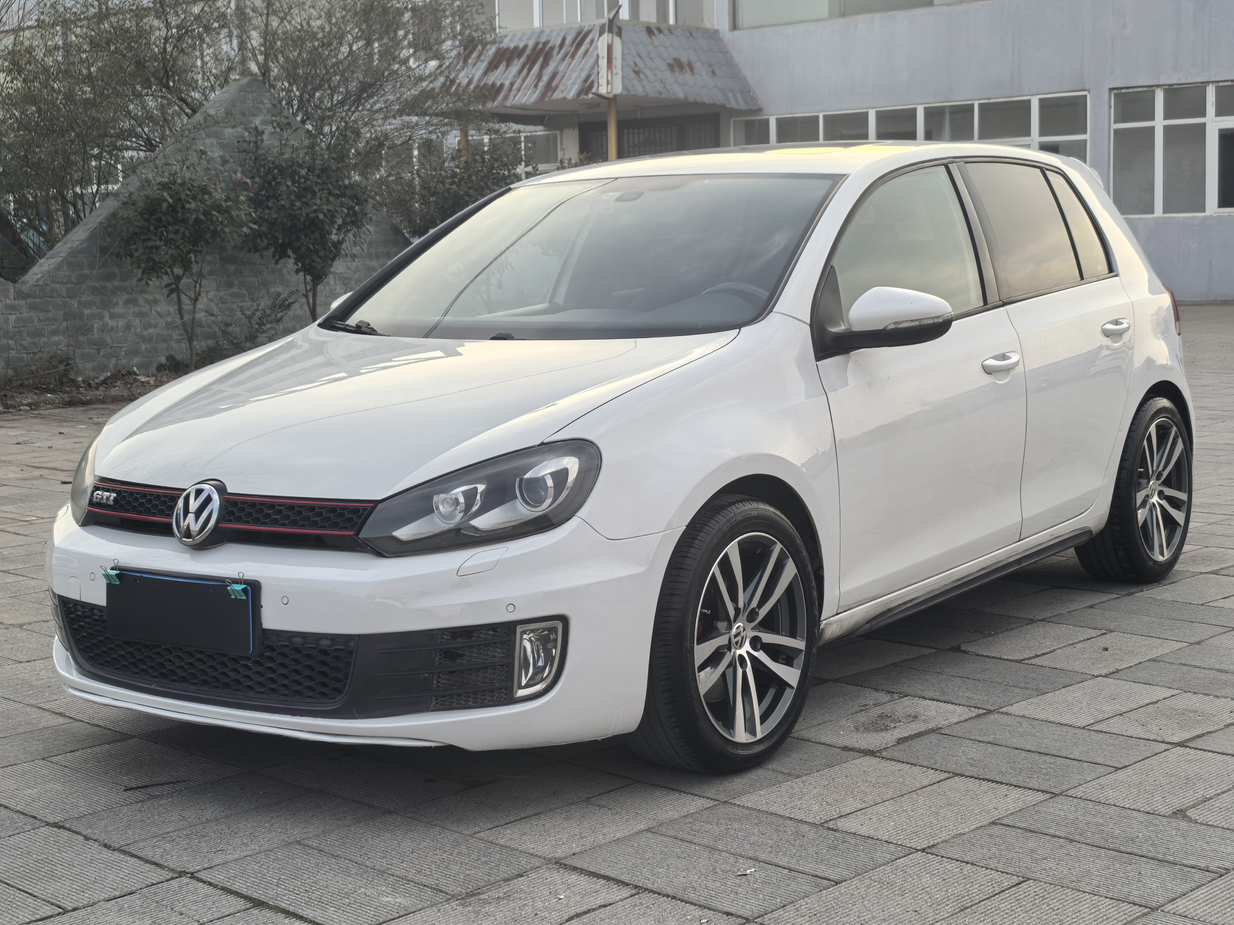 Volkswagen GolfGTI 2013 car image 