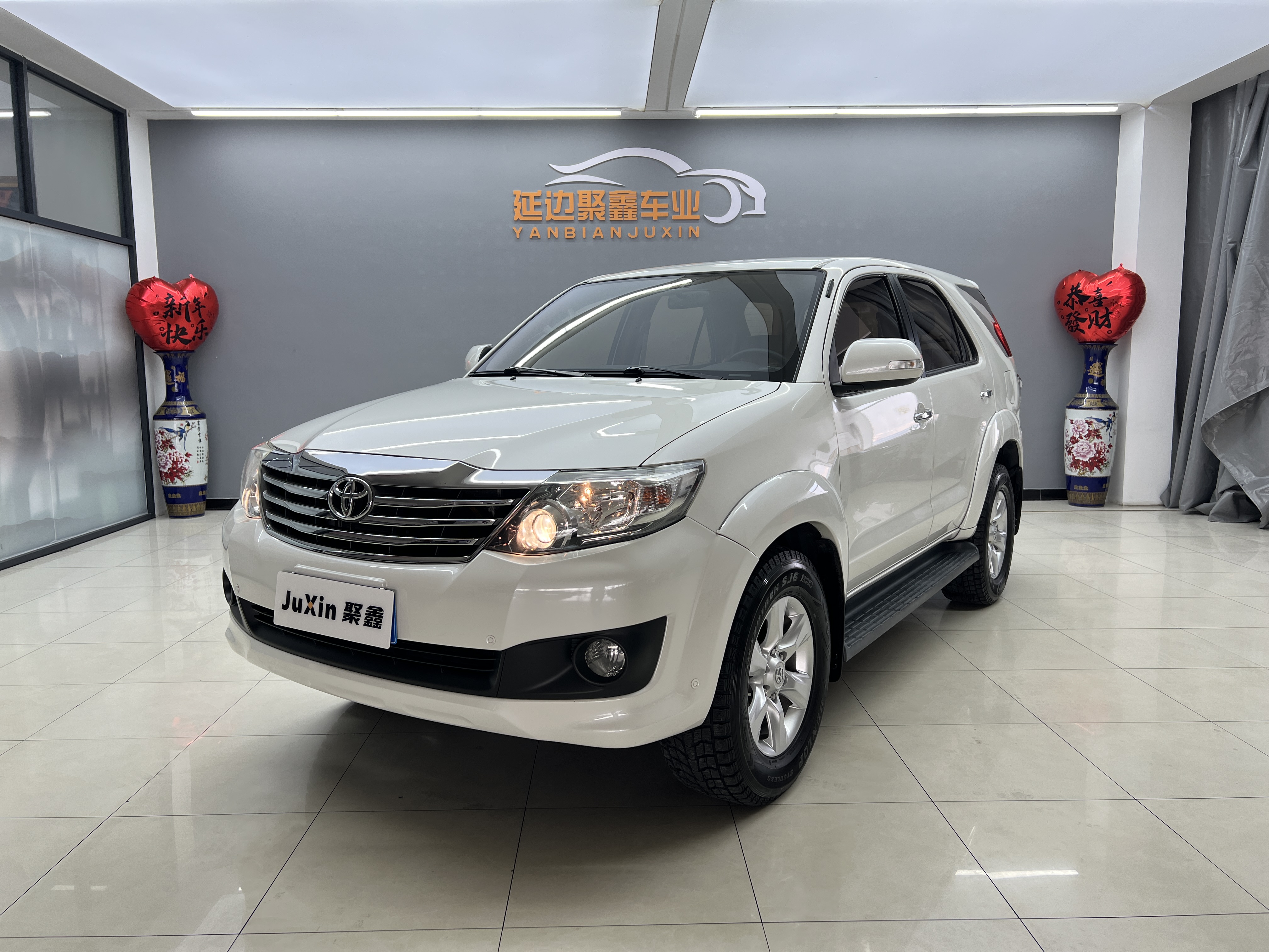 Toyota Fortuner 2015 汽车图片 