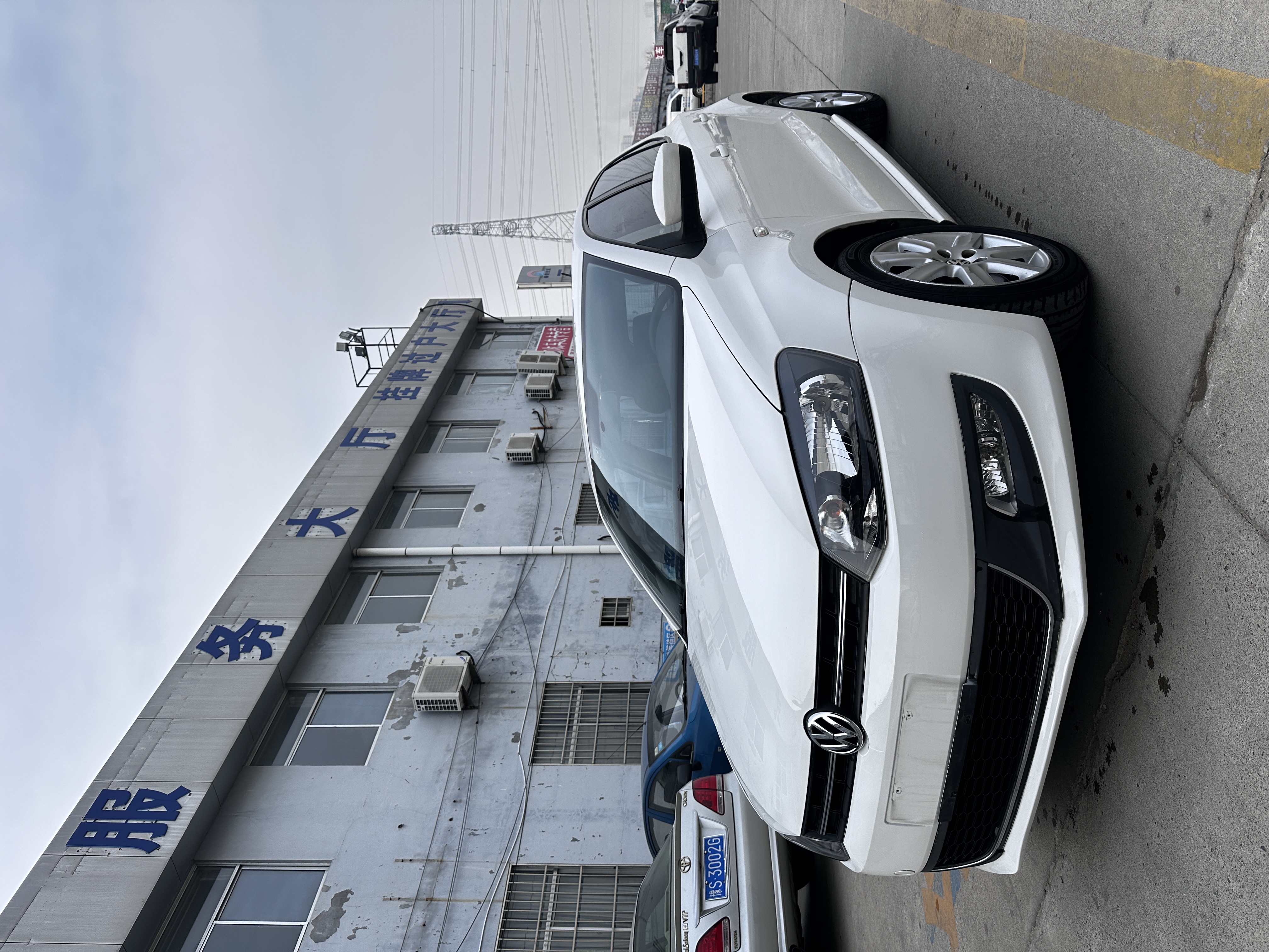 Volkswagen Polo 2011 car image 