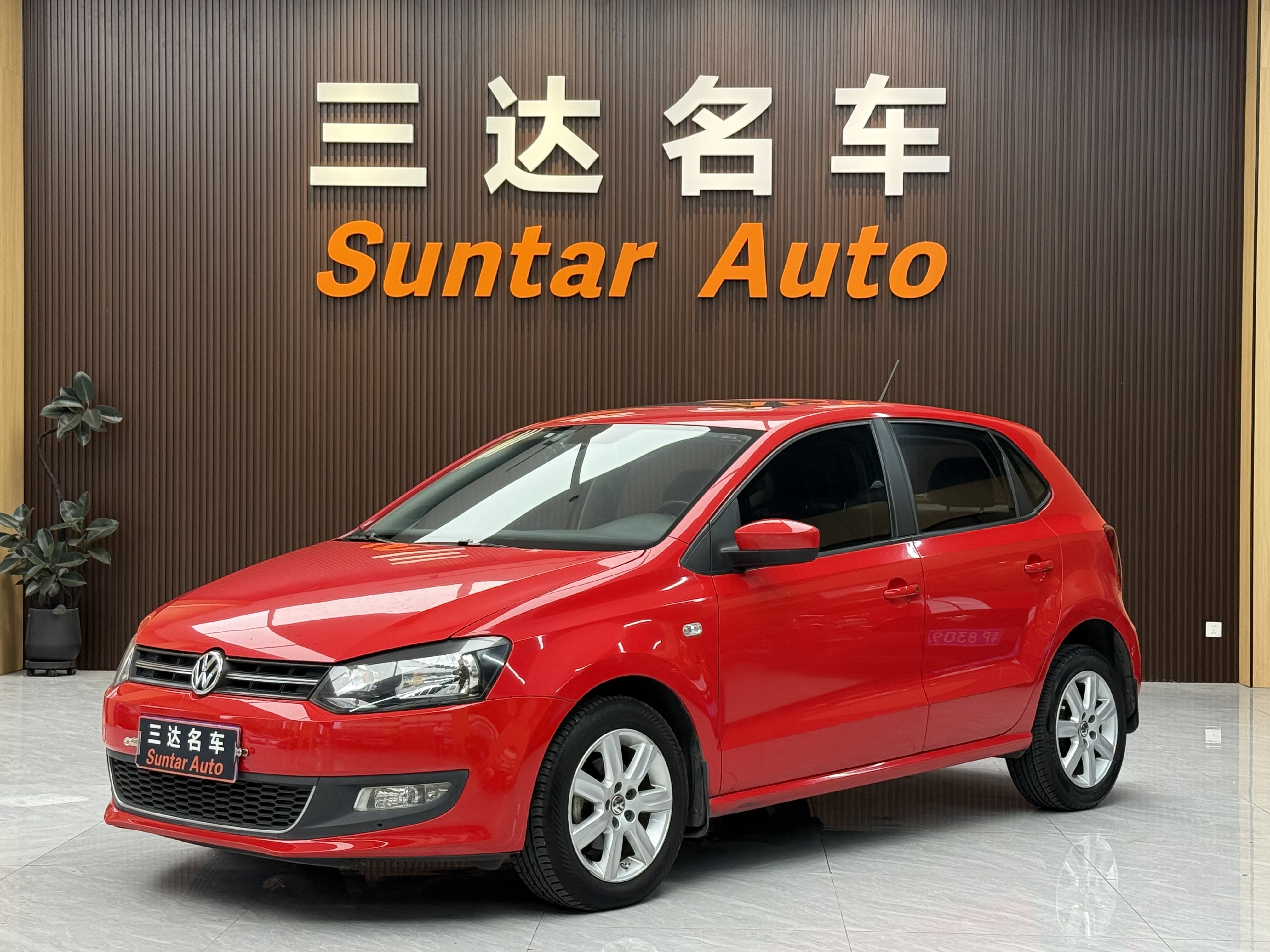 Volkswagen Polo 2011 Volkswagen Polo 2011 car image