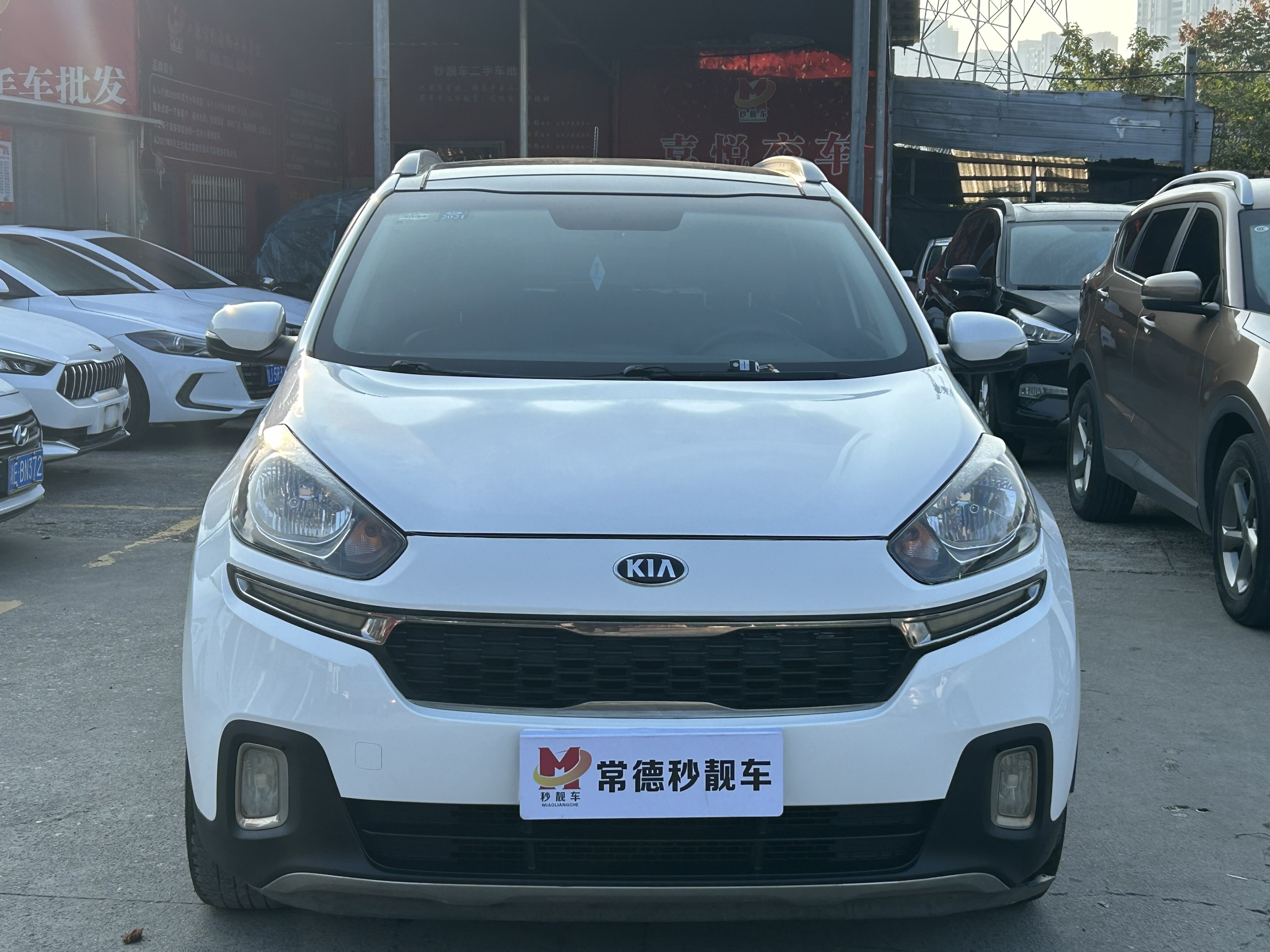 Kia Stonic 2015 汽车图片 
