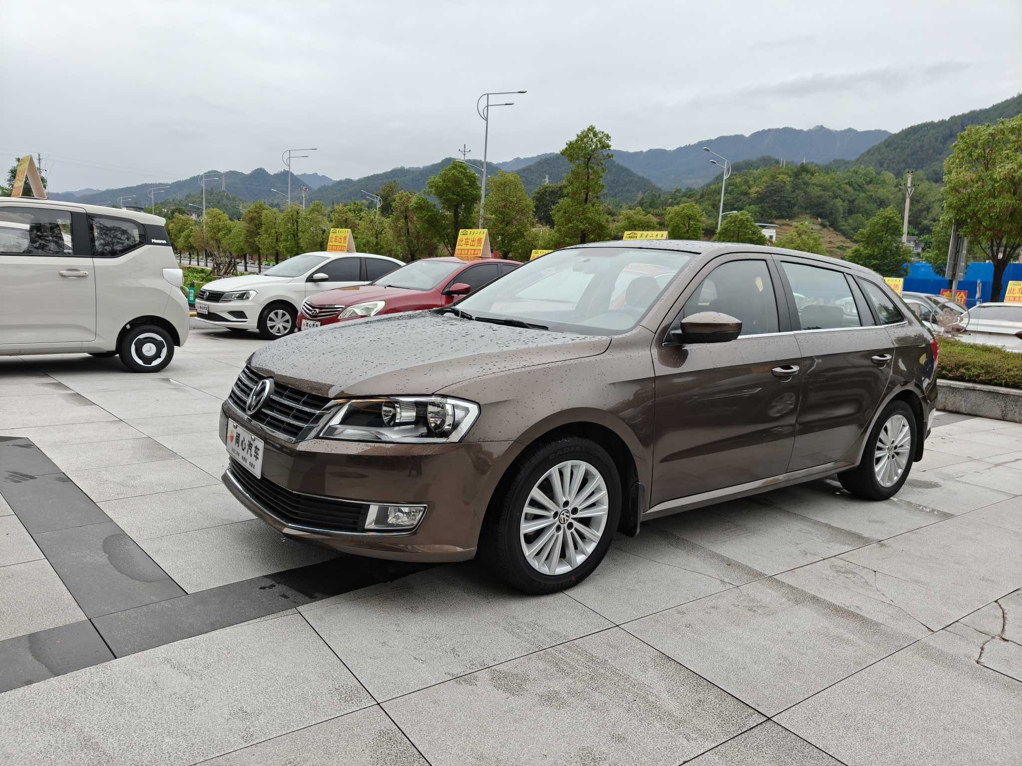 Volkswagen Gran Lavida 2014 immagine di auto 