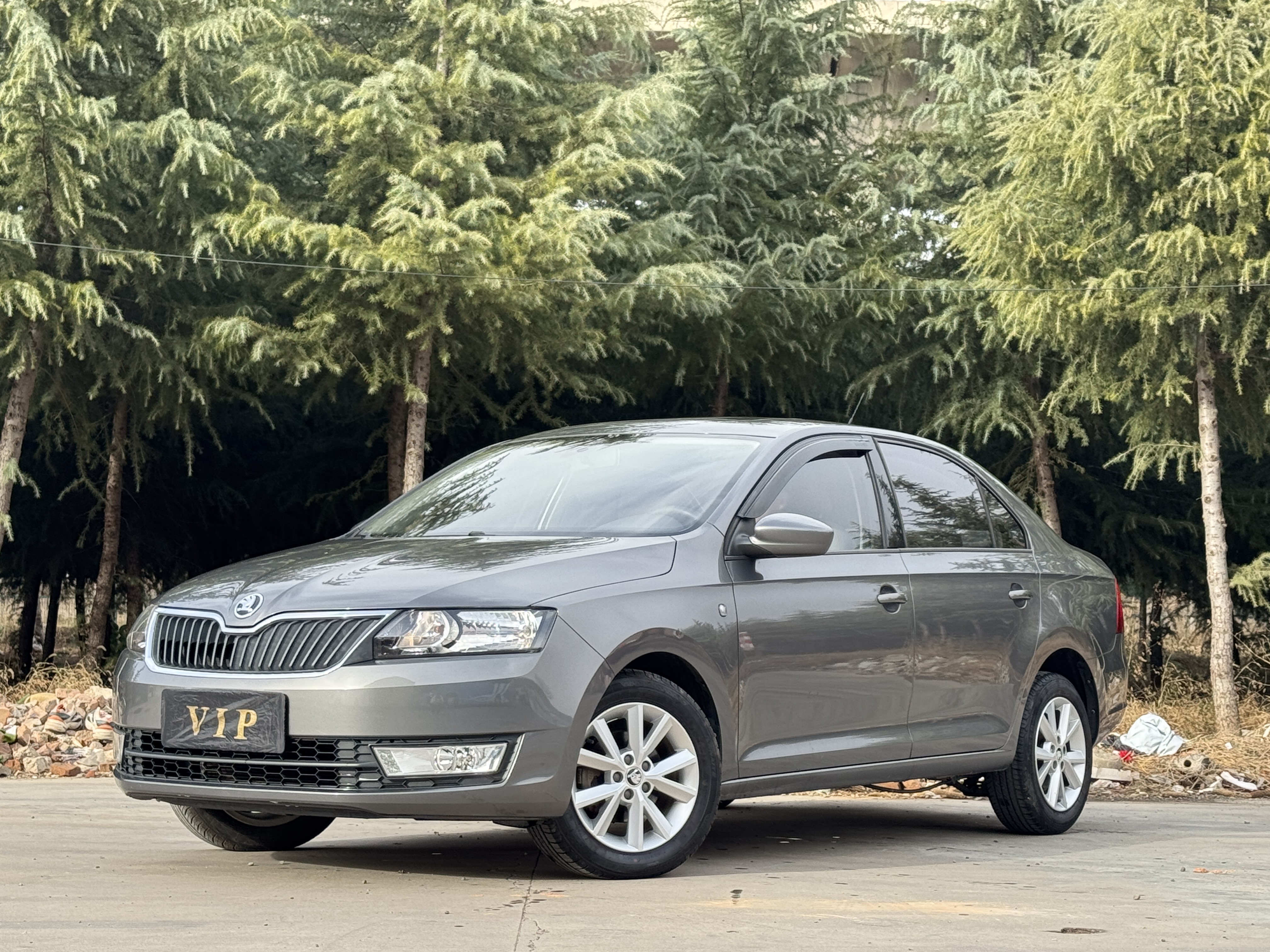 Skoda Rapid 2016 Skoda Rapid 2016 car image