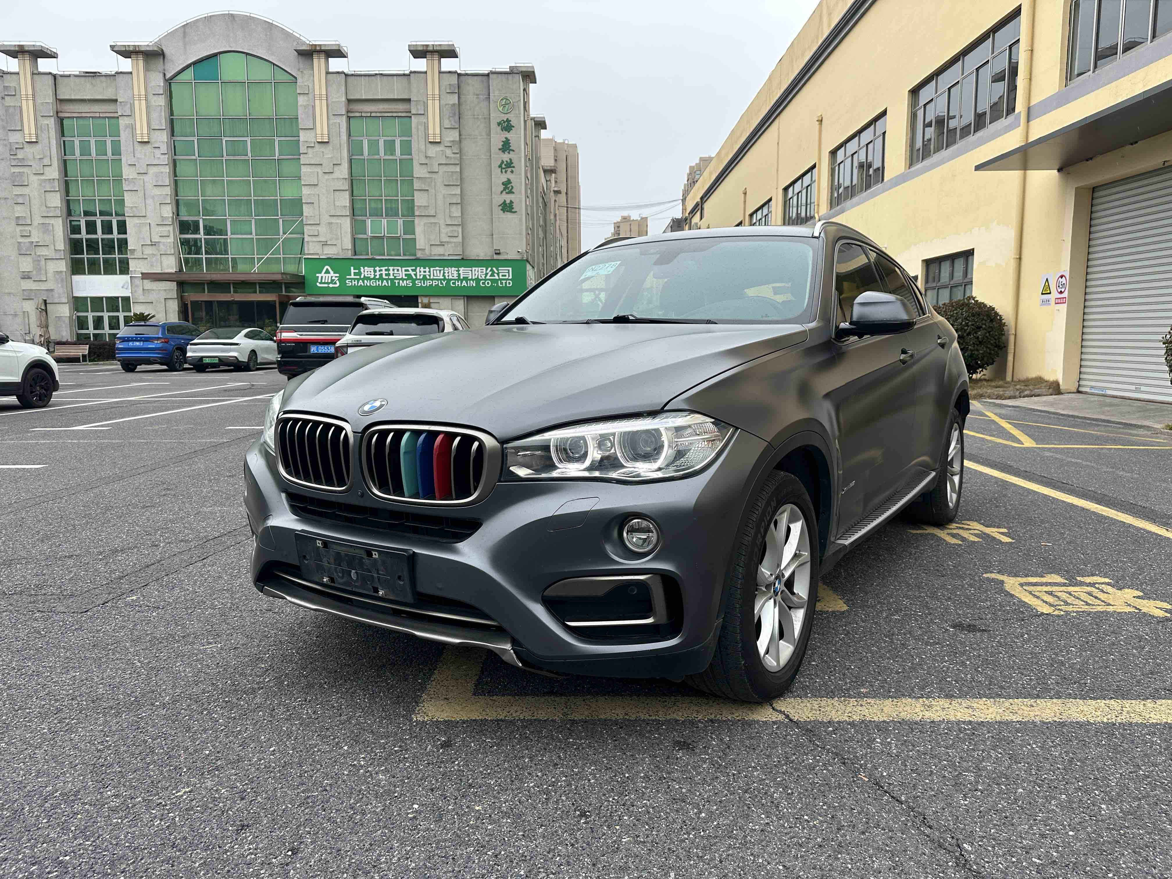 BMW X6 2018 汽车图片 