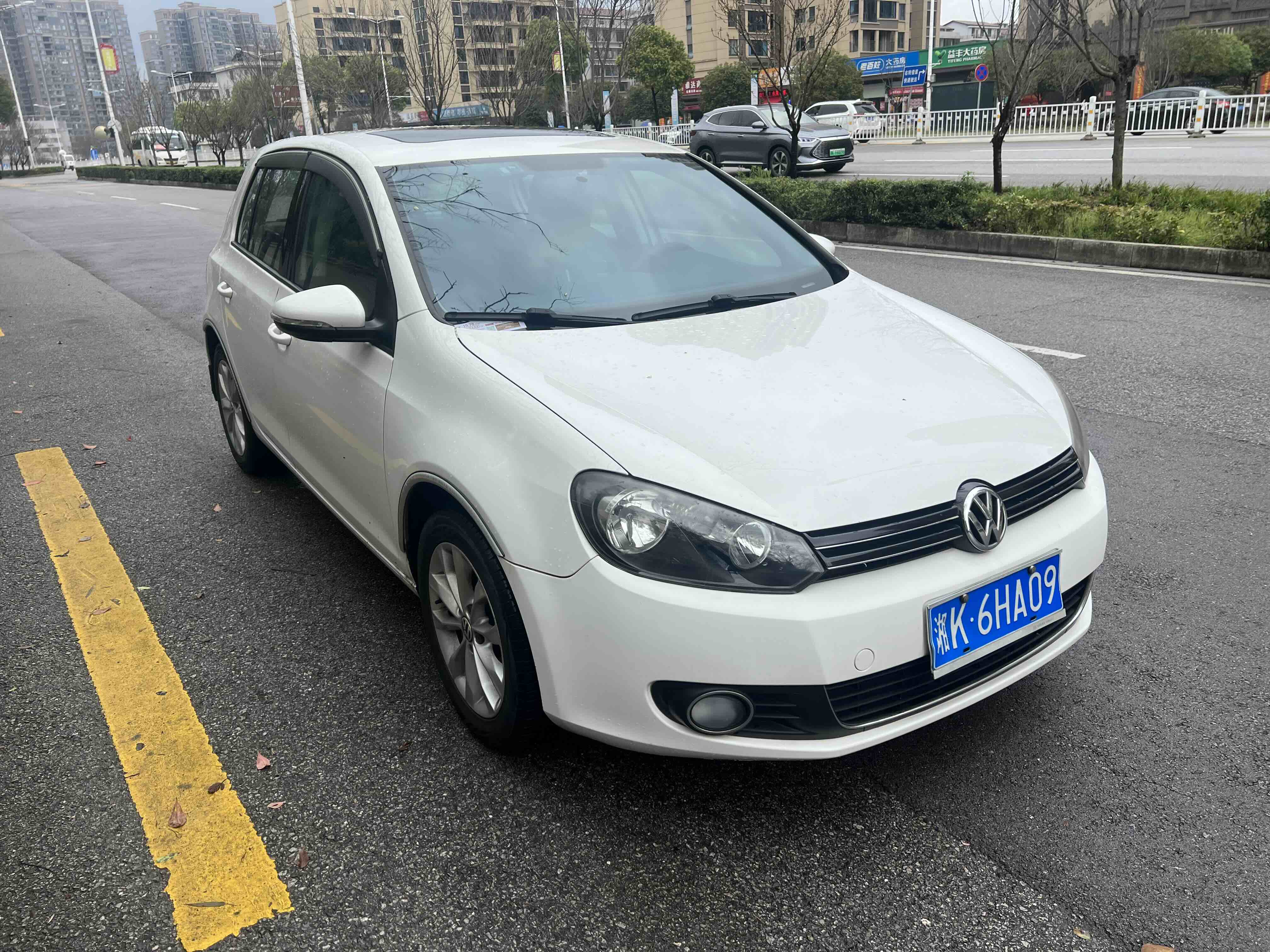 Volkswagen Golf 2014 car image 