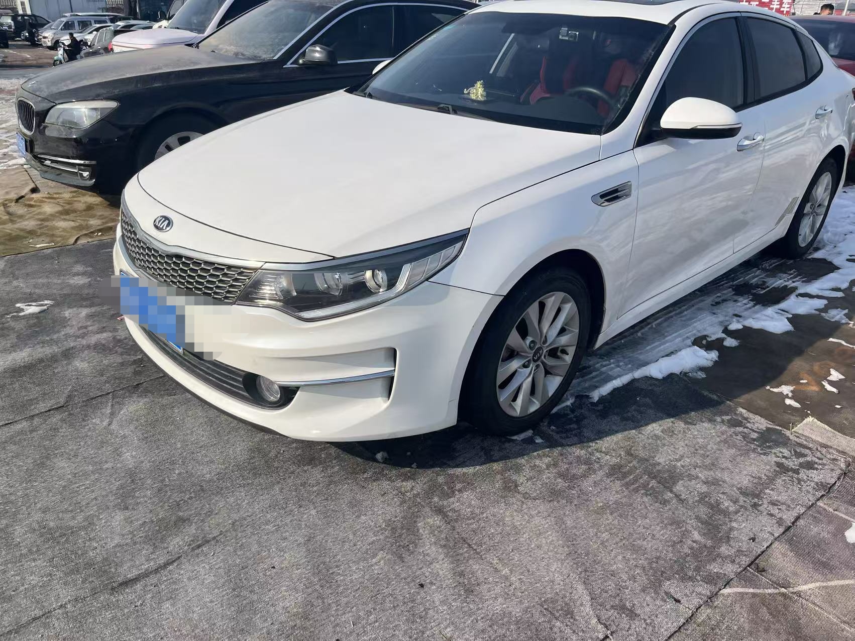 Kia K5 2017 car image 