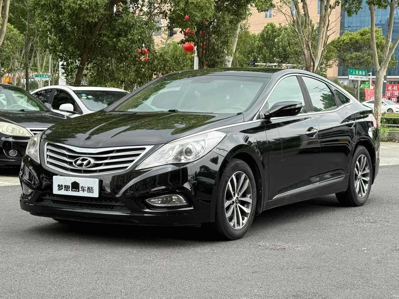 Hyundai Azera 2012 car image 