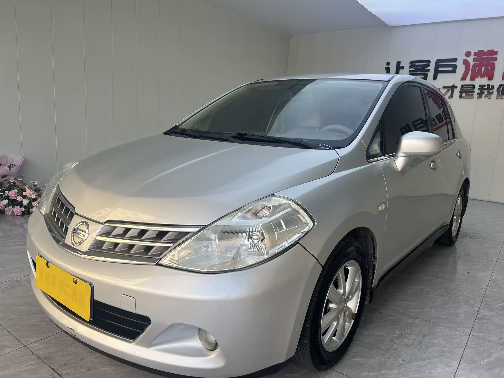 Nissan Tiida Sedan 2008 汽车图片 