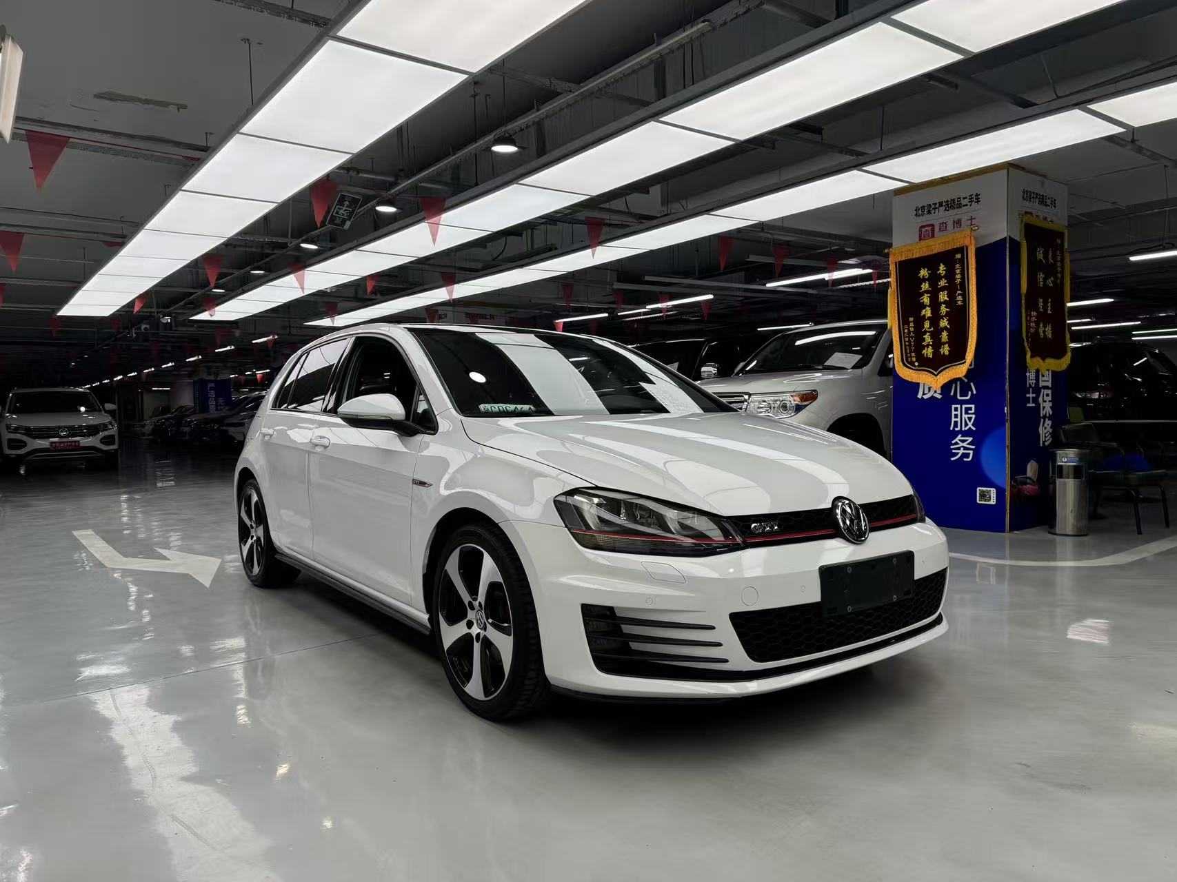 Volkswagen GolfGTI 2016 immagine di auto 