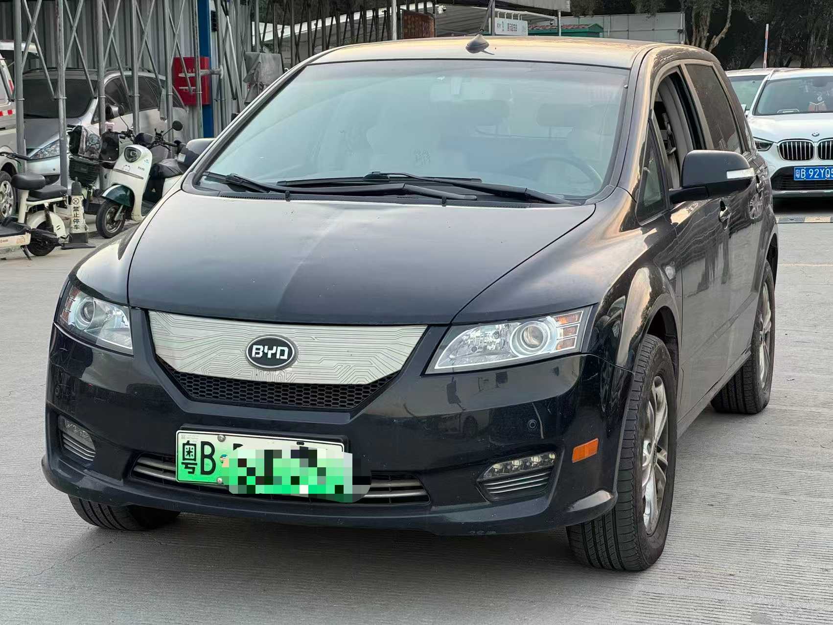 BYD e6 2016 car image 