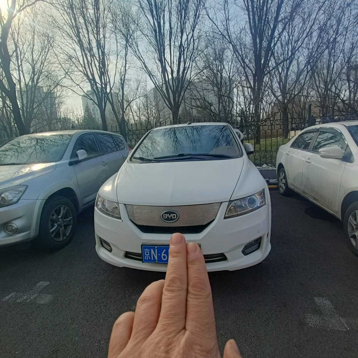 BYD e6 2016 car image 