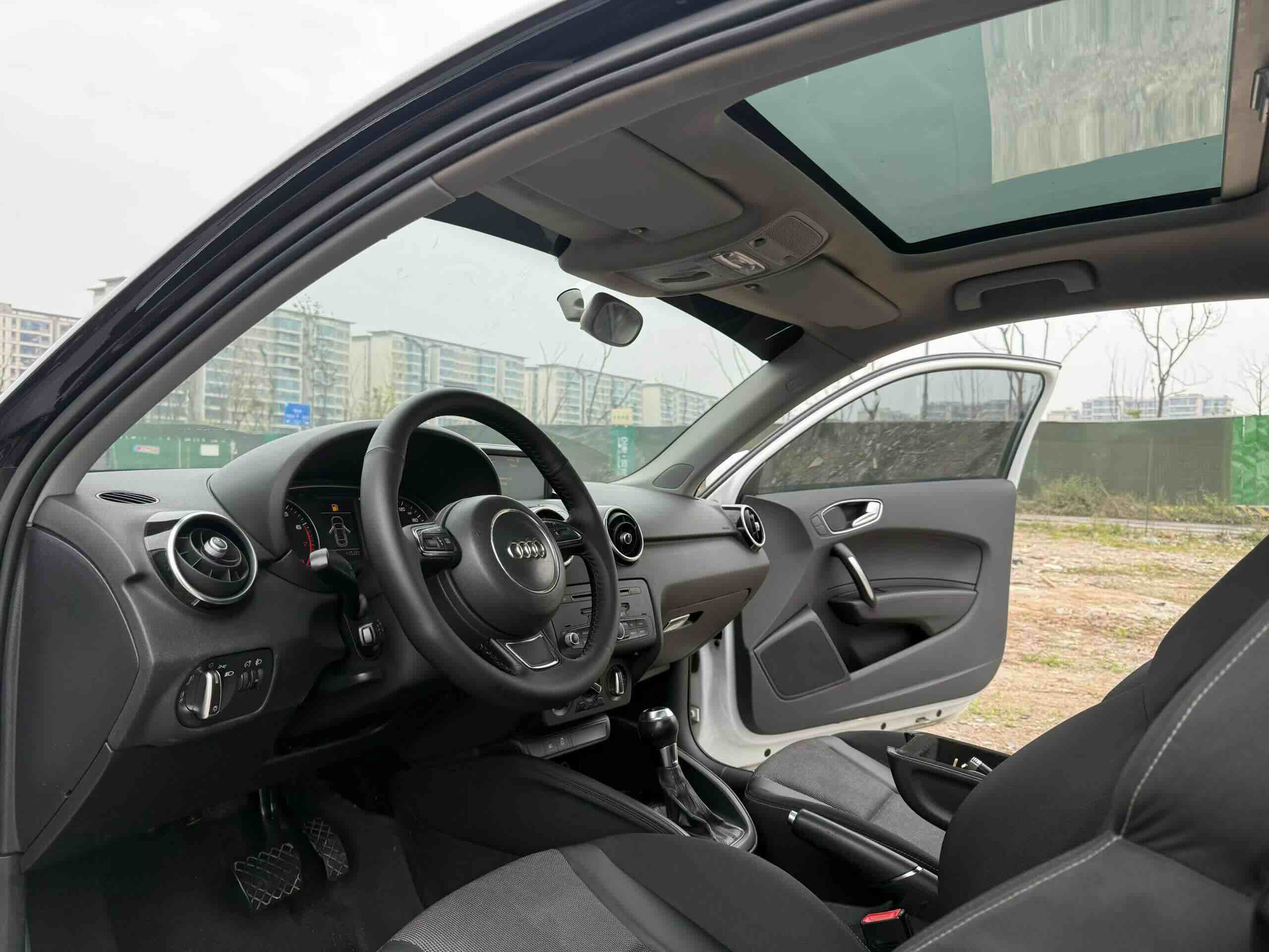 Audi A1 2012 汽车图片 