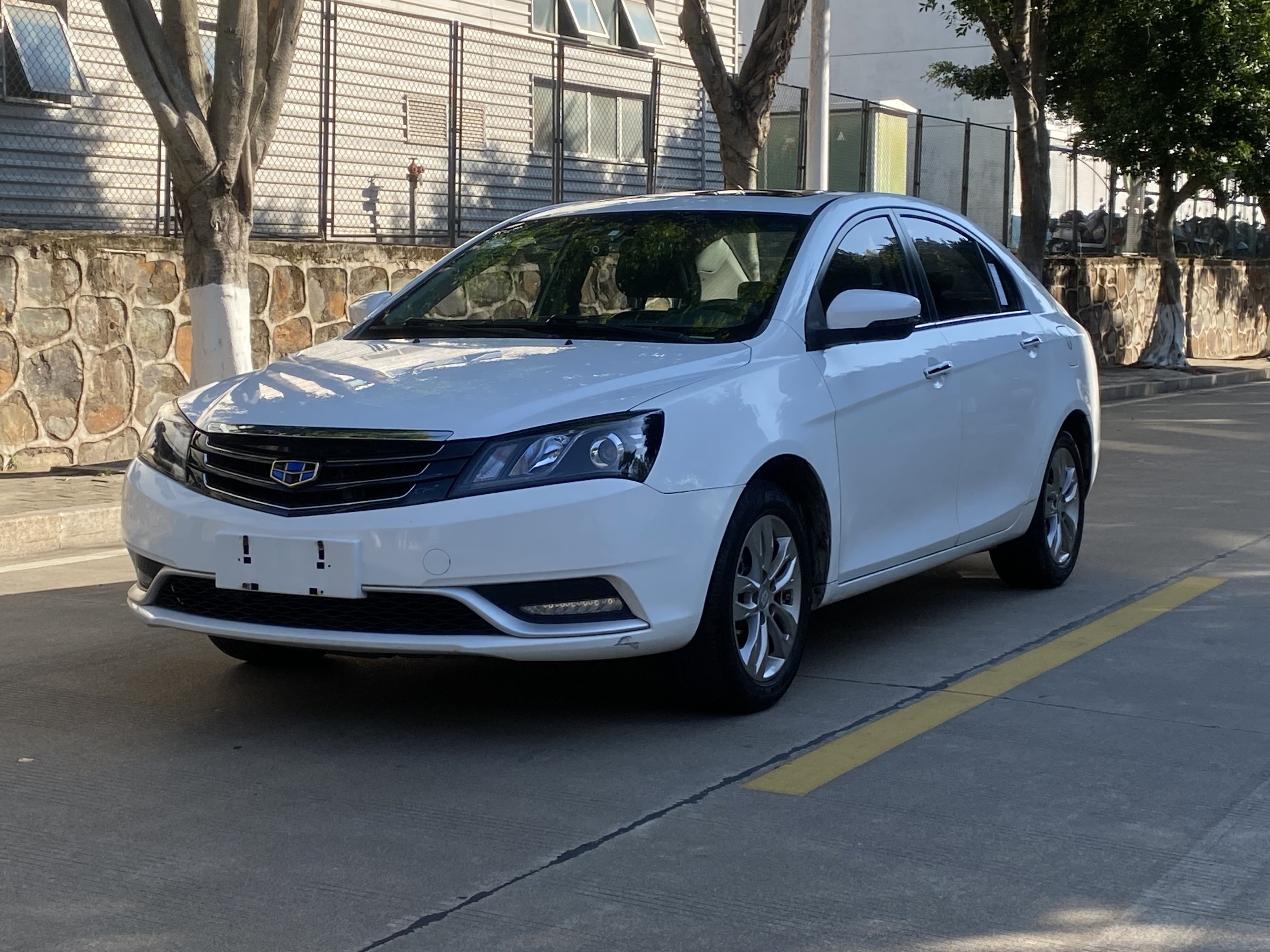 Emgrand 2016 immagine di auto 