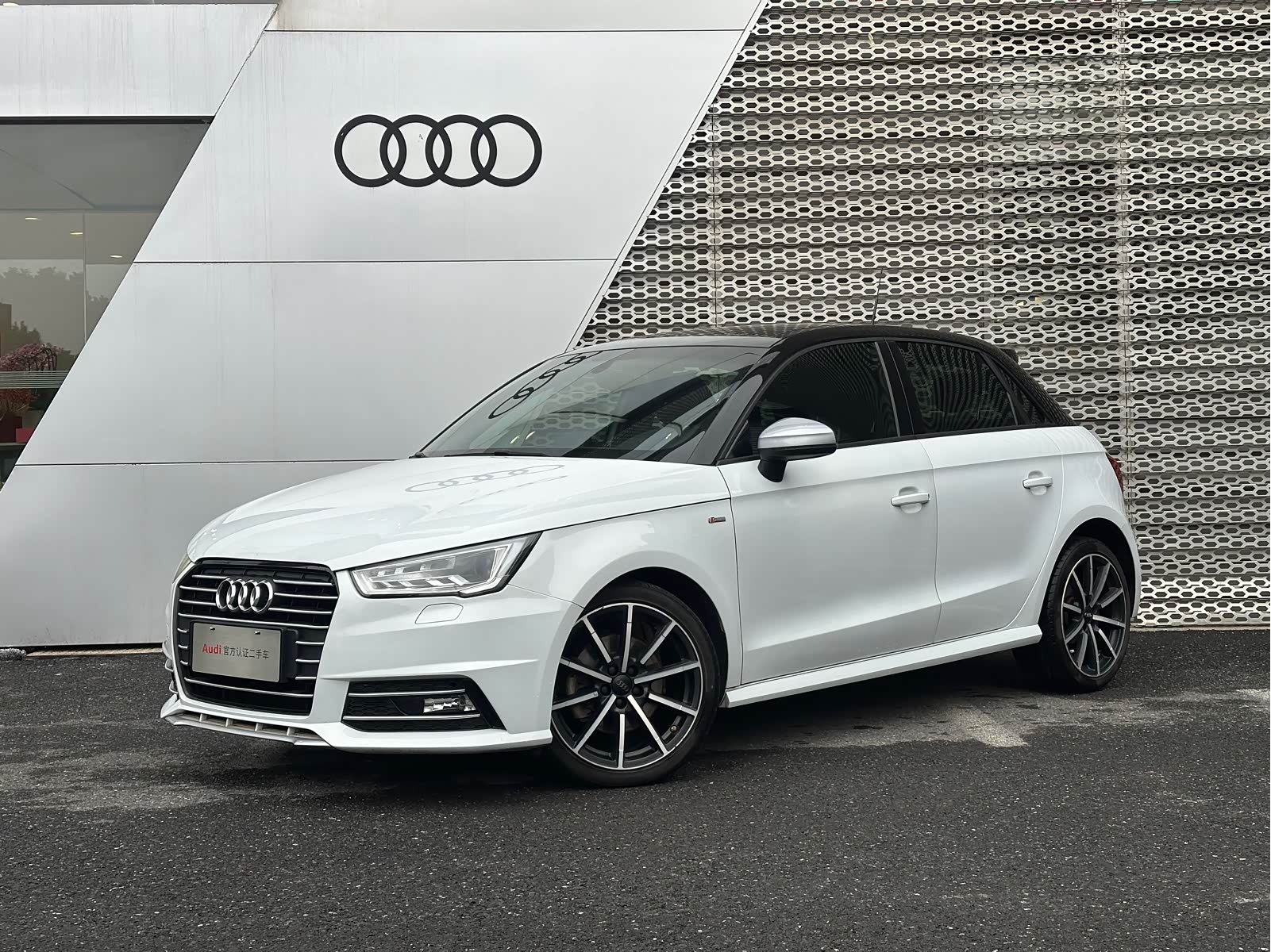Audi A1 2018 car image 