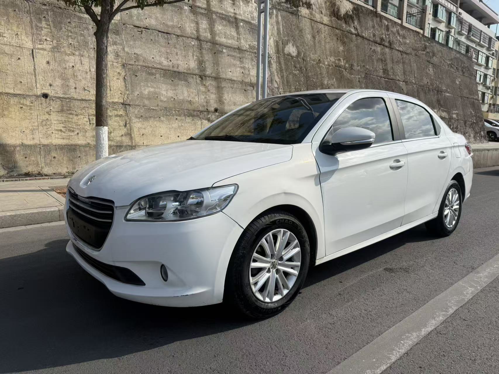 Peugeot 301 2016 汽车图片 