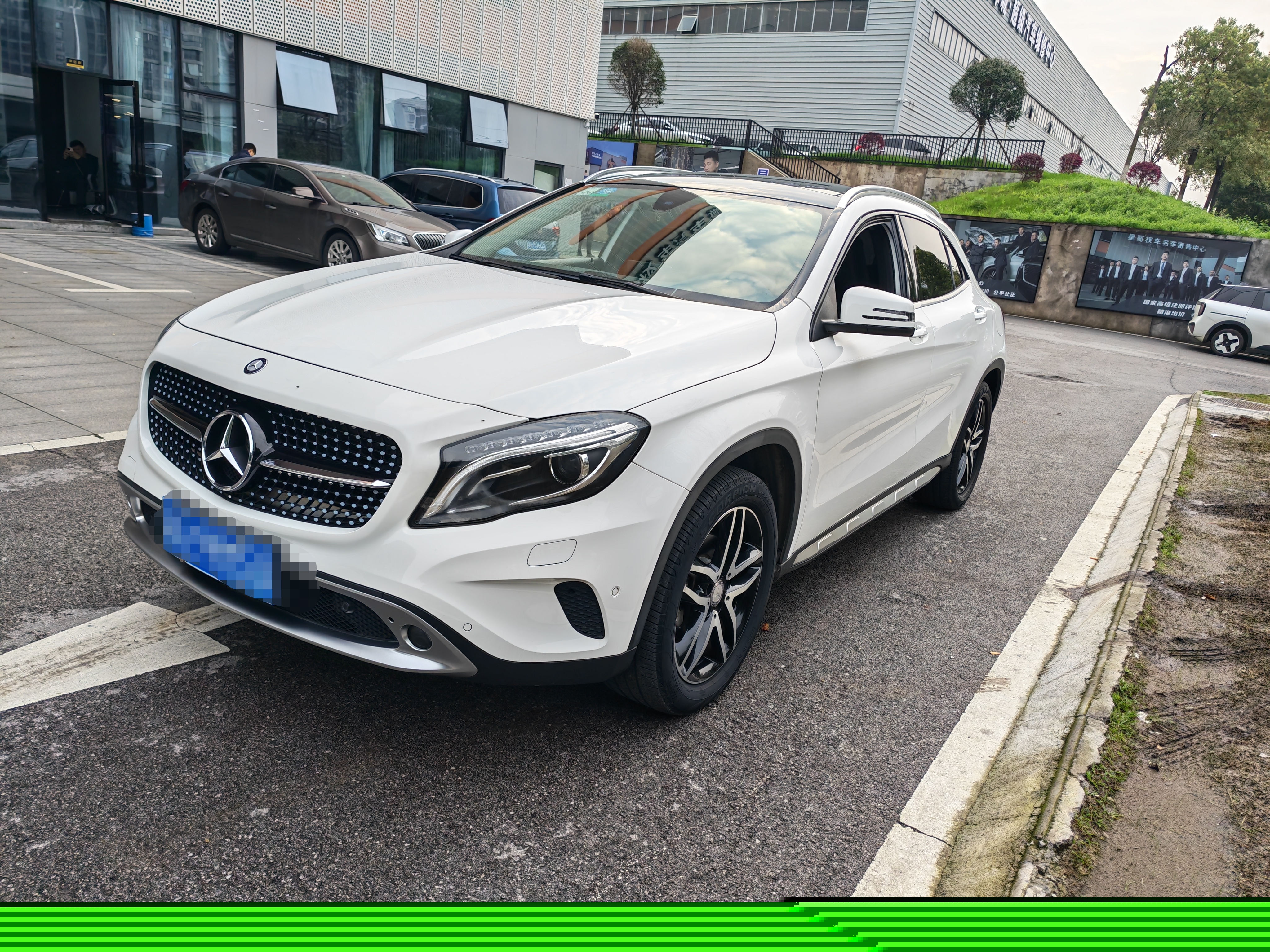 Mercedes-Benz 2016 汽车图片 