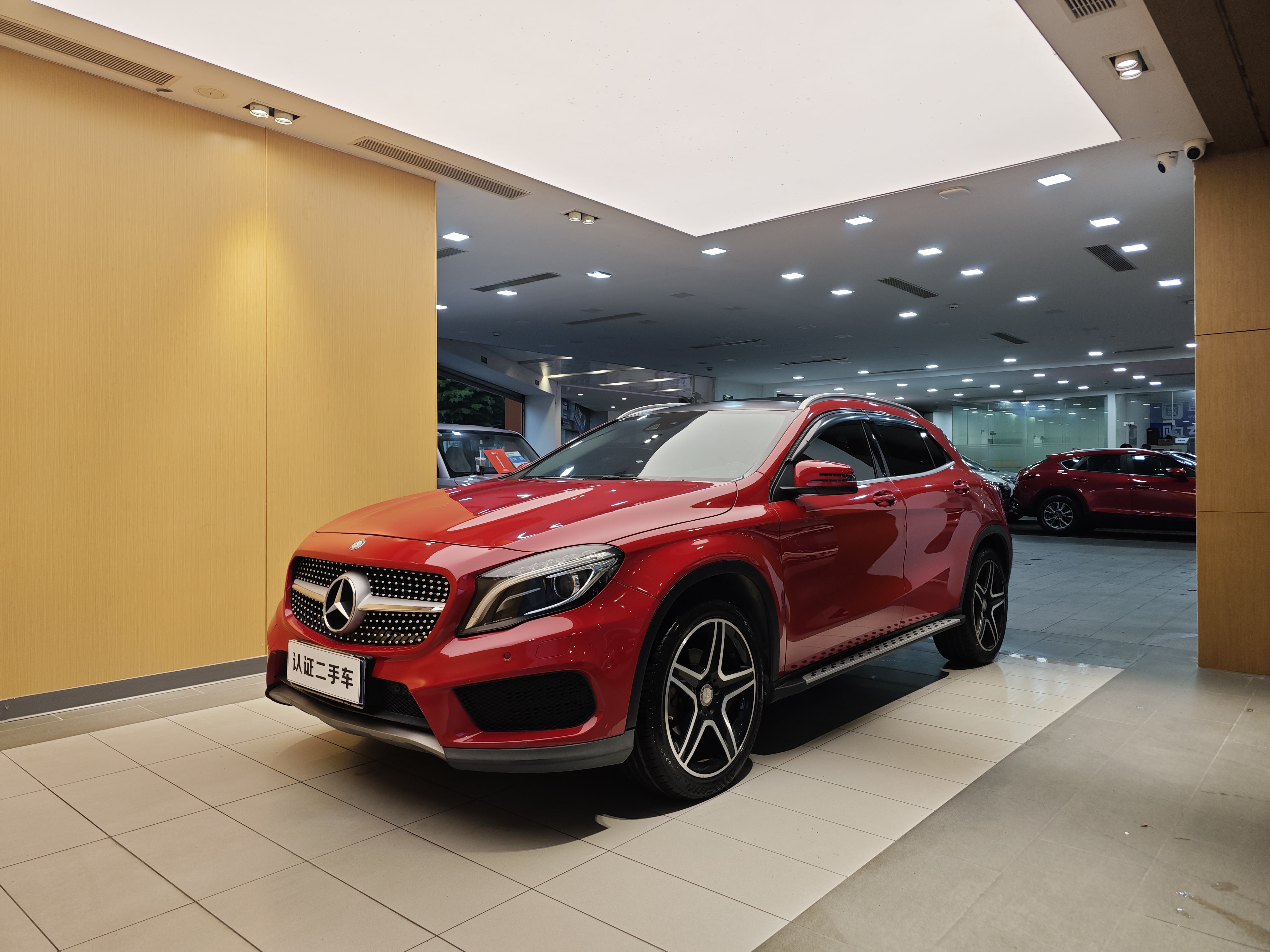 Mercedes-Benz GLA Class 2016 汽车图片 