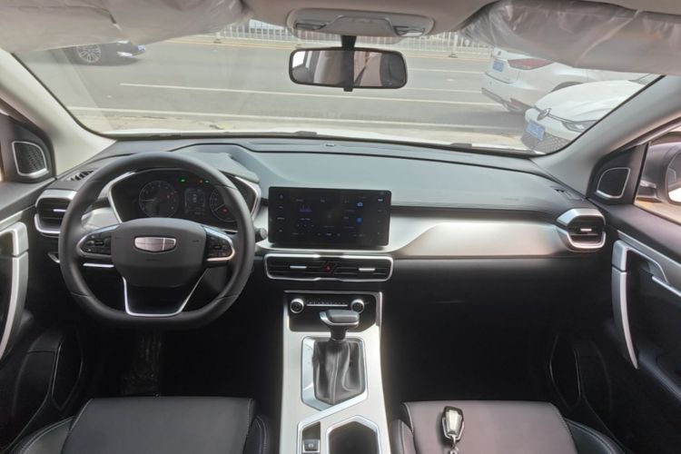 GEELY Coolray 2026 #11 GEELY Coolray 2026 car image #11