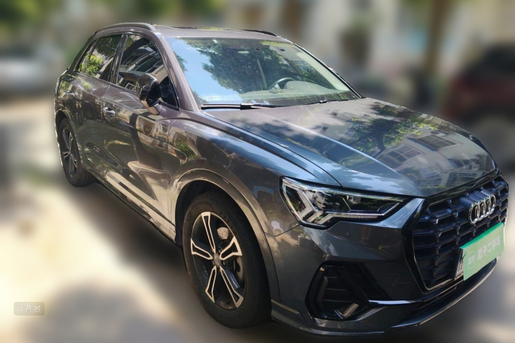 Audi Q3 2020 car image #4