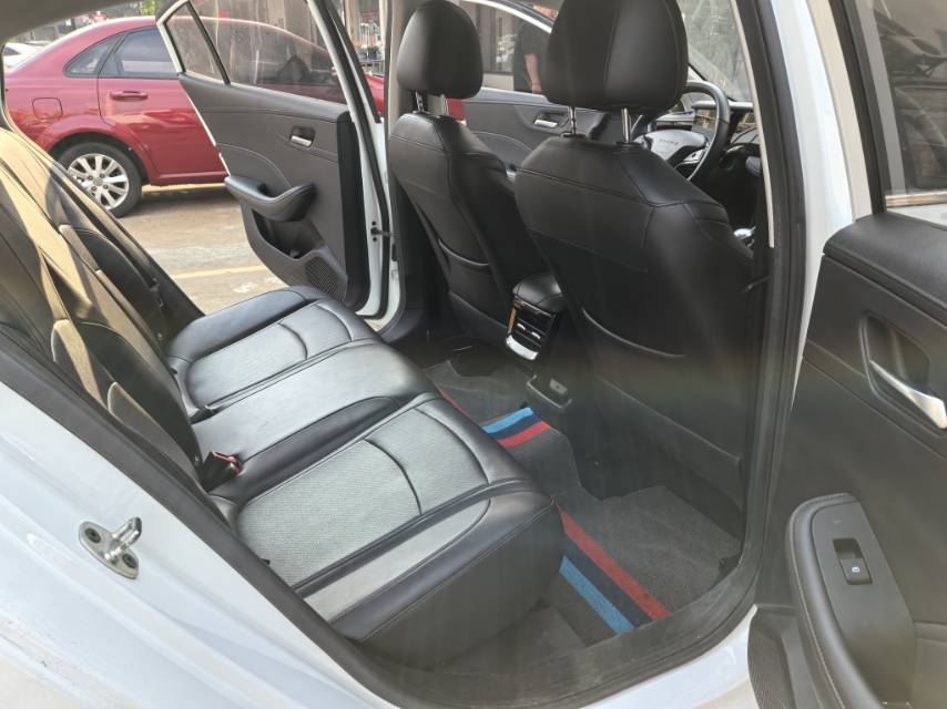 Roewe i5 2023 #7 Roewe i5 2023 imagen de coche #7