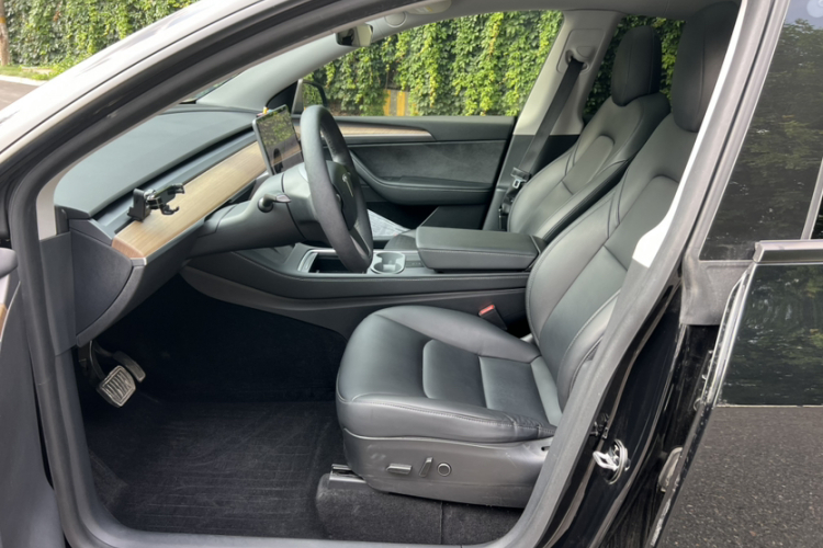 Tesla Model Y 2021 #12 Tesla Model Y 2021 car image #12