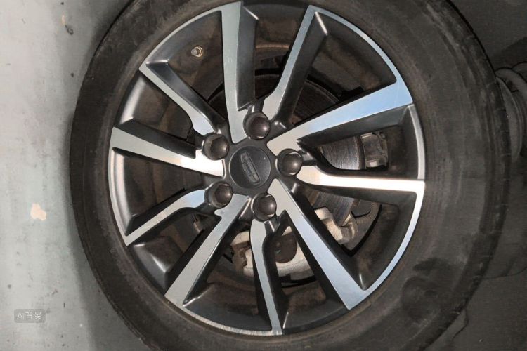 GEELY Emgrand 2019 car image #9