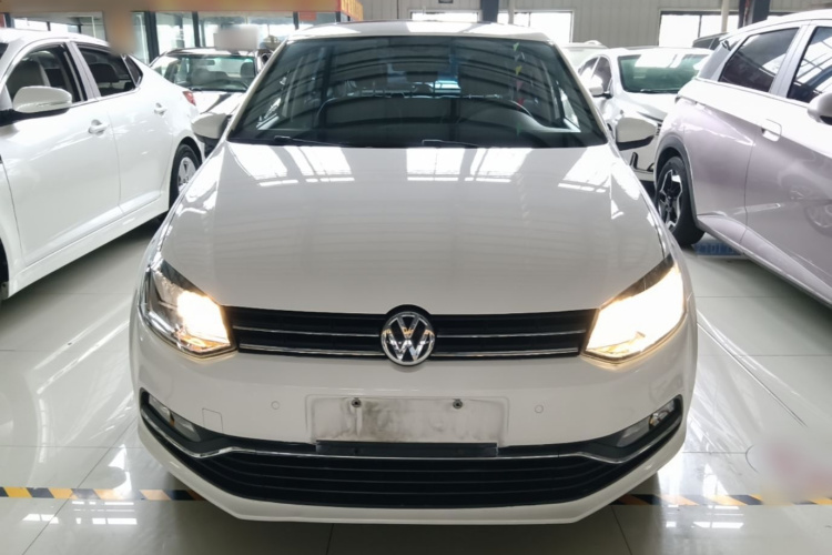 Volkswagen Polo 2017 car image #3