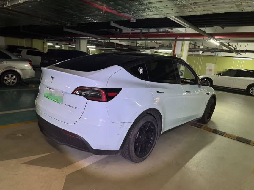Tesla Model Y 2022 #4 Tesla Model Y 2022 car image #4