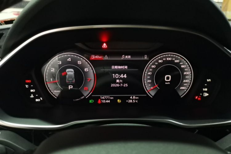 Audi Q3 2025 immagine di auto #12