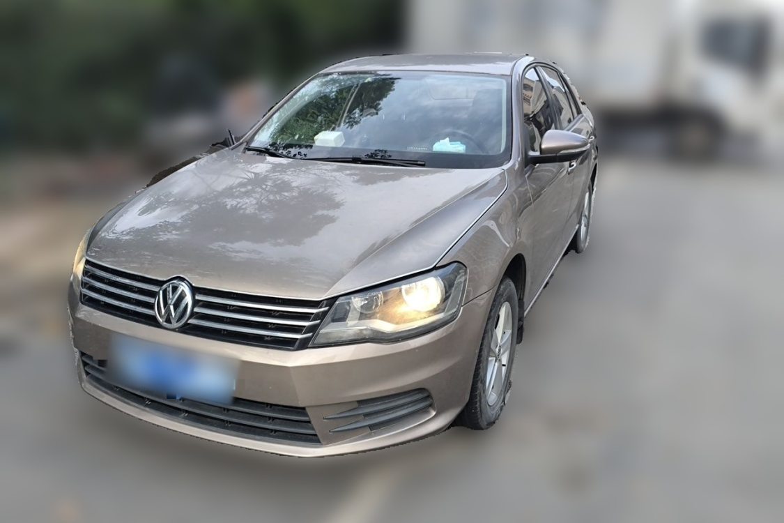 Volkswagen Bora 2013 car image 