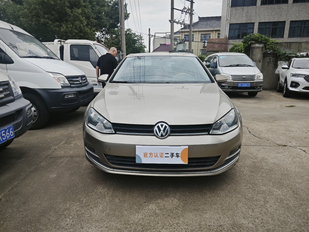 Volkswagen Golf 2014 car image #2