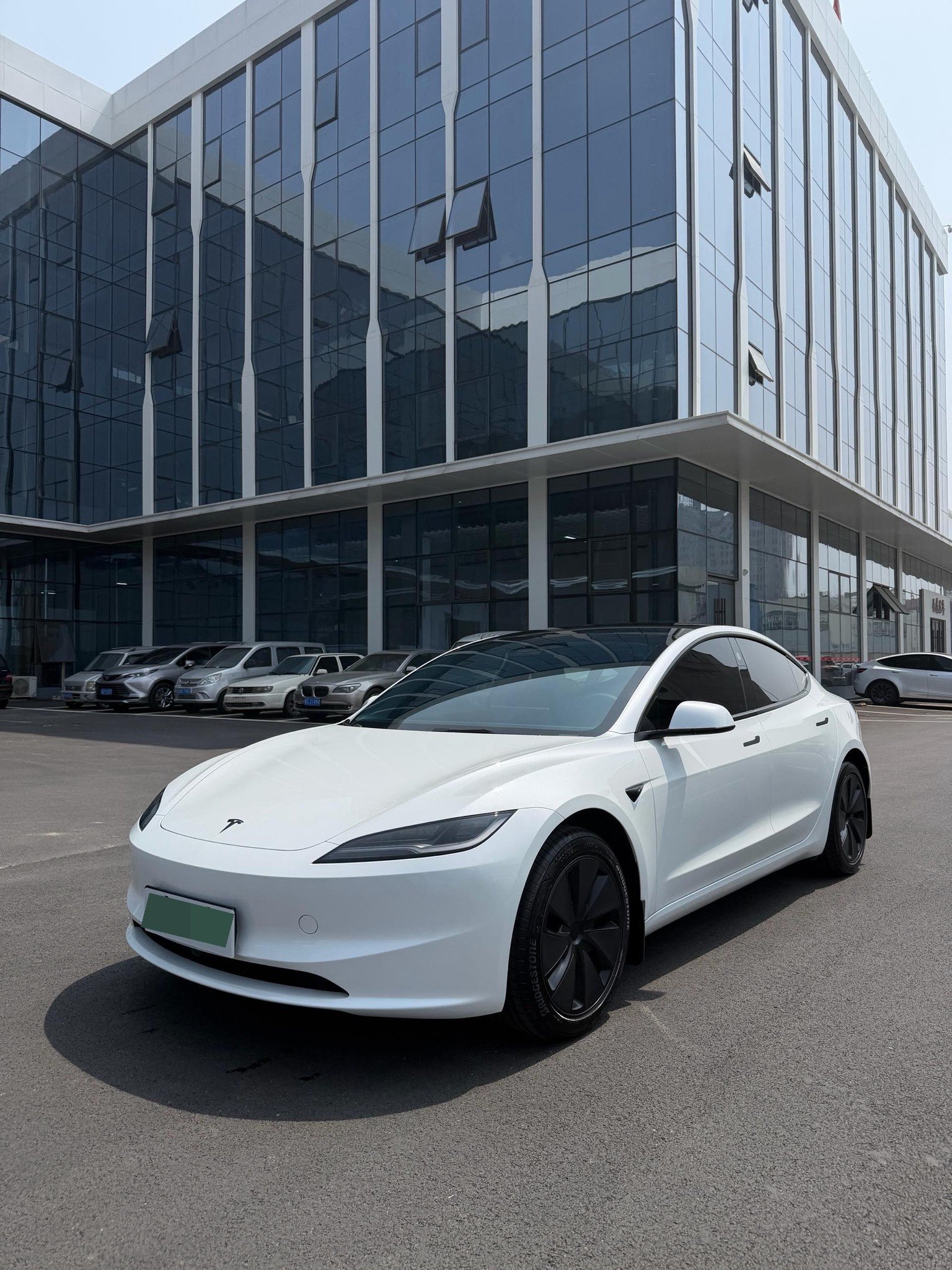 Tesla Model 3 2025 Tesla Model 3 2025 immagine di auto