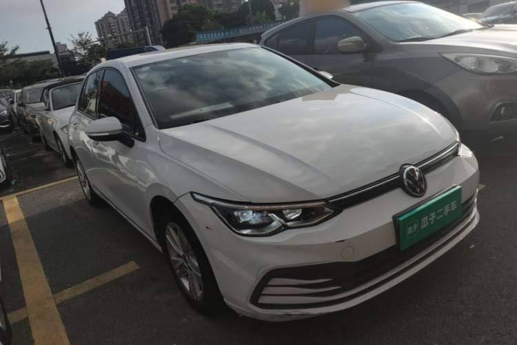 Volkswagen Golf 2023 immagine di auto #4