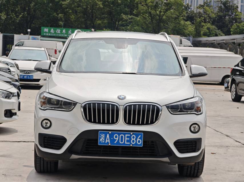BMW X1 2017 BMW X1 2017 car image
